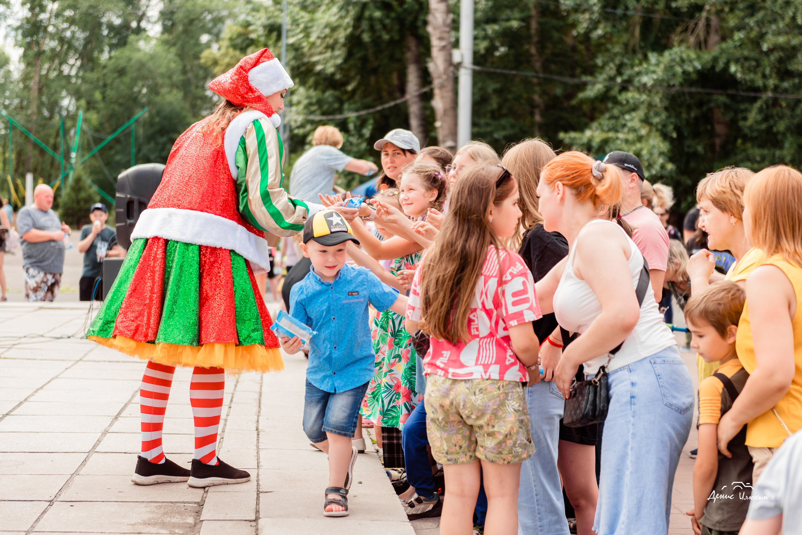 Краски Холи в Комсомольском Парке 2023. Детский фотограф, семейный фотограф и репортажи в Кемерово