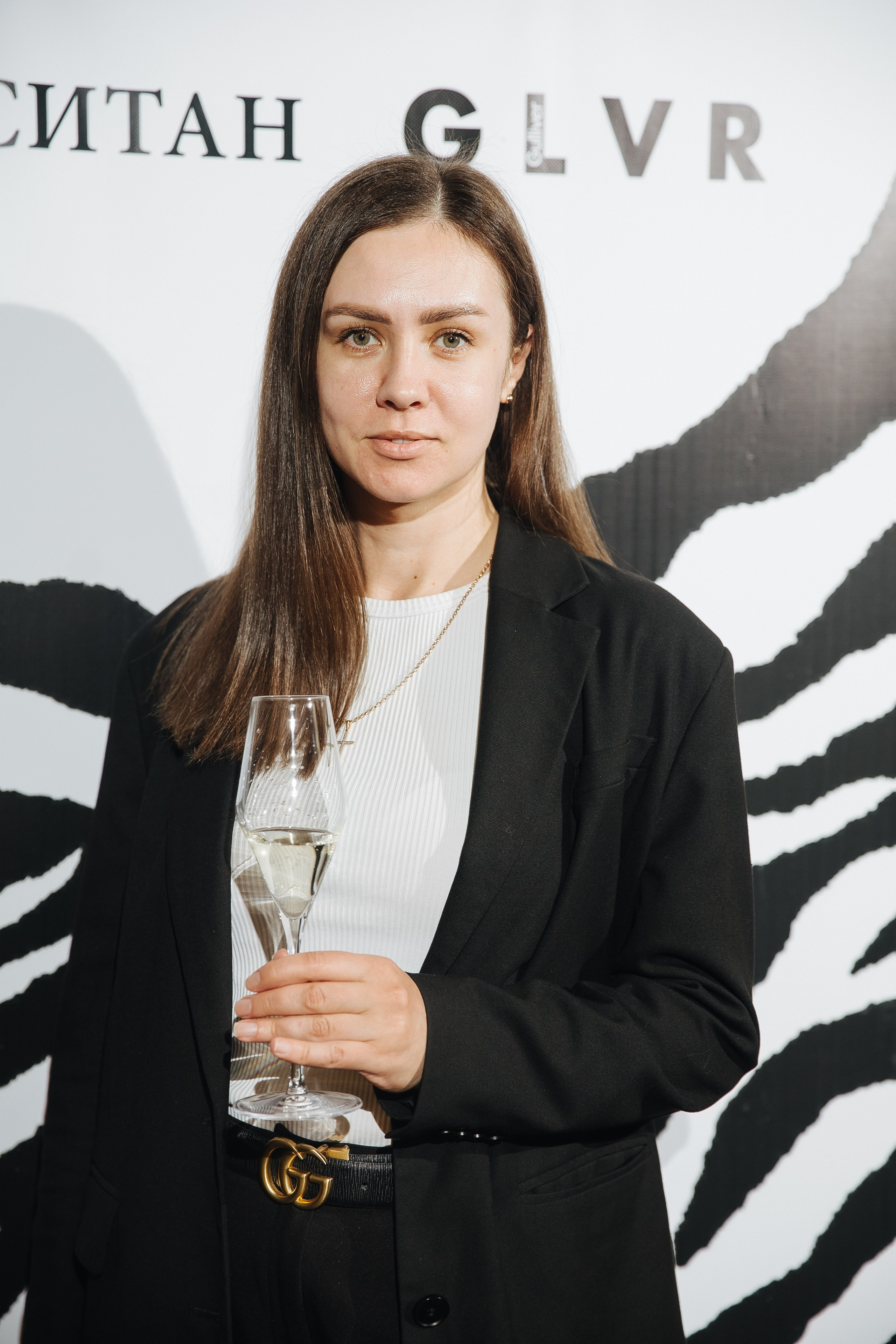 Презентация открытия магазина женской одежды GLVR в ресторане Fresco. Фотограф в Красноярске Надежда Воскресенская