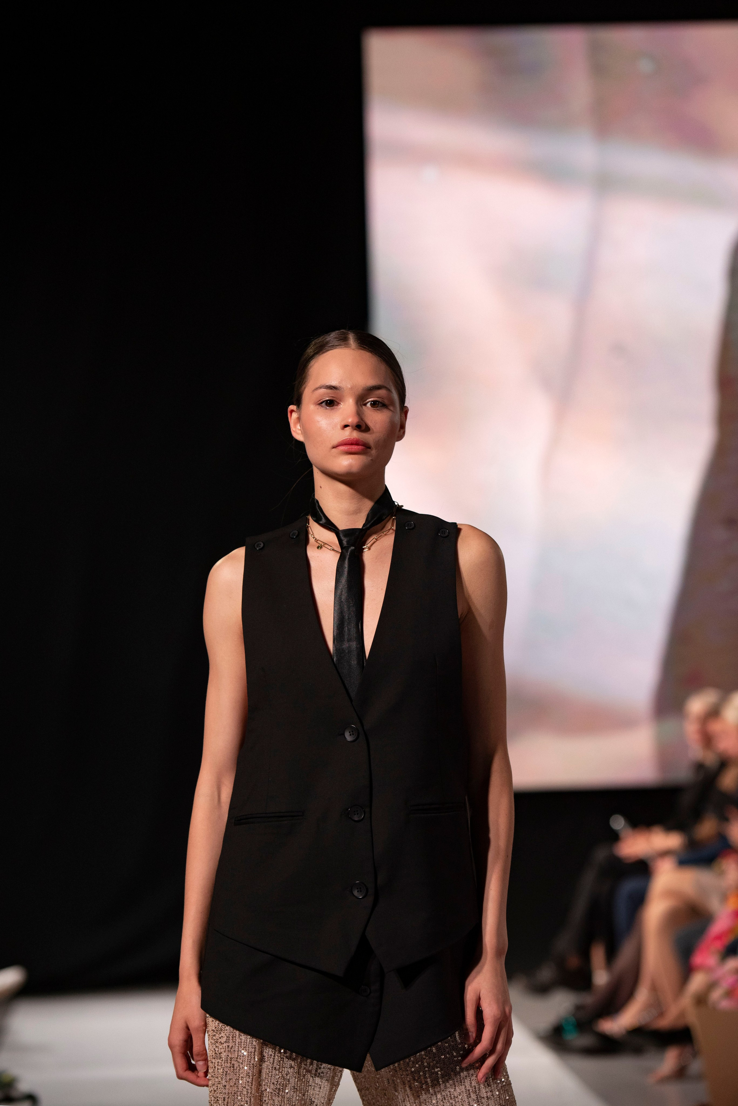 Фотограф на модельный показ. Свадебный, семейный, фэшн фотограф, школьный фотограф в Сочи