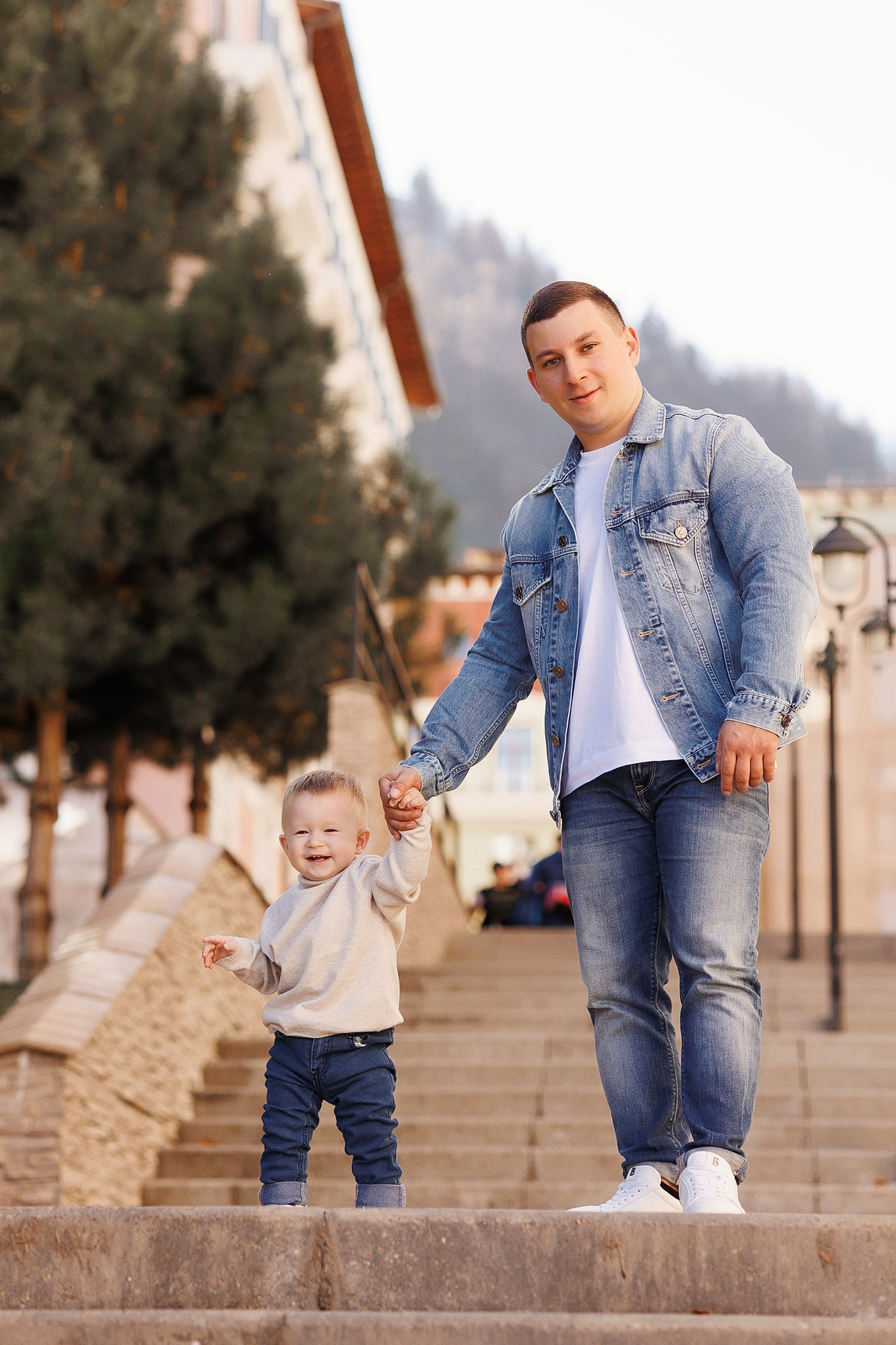 Семейная фотосессия в Красной поляне. Свадебный и семейный фотограф в Сочи Денис Вялов