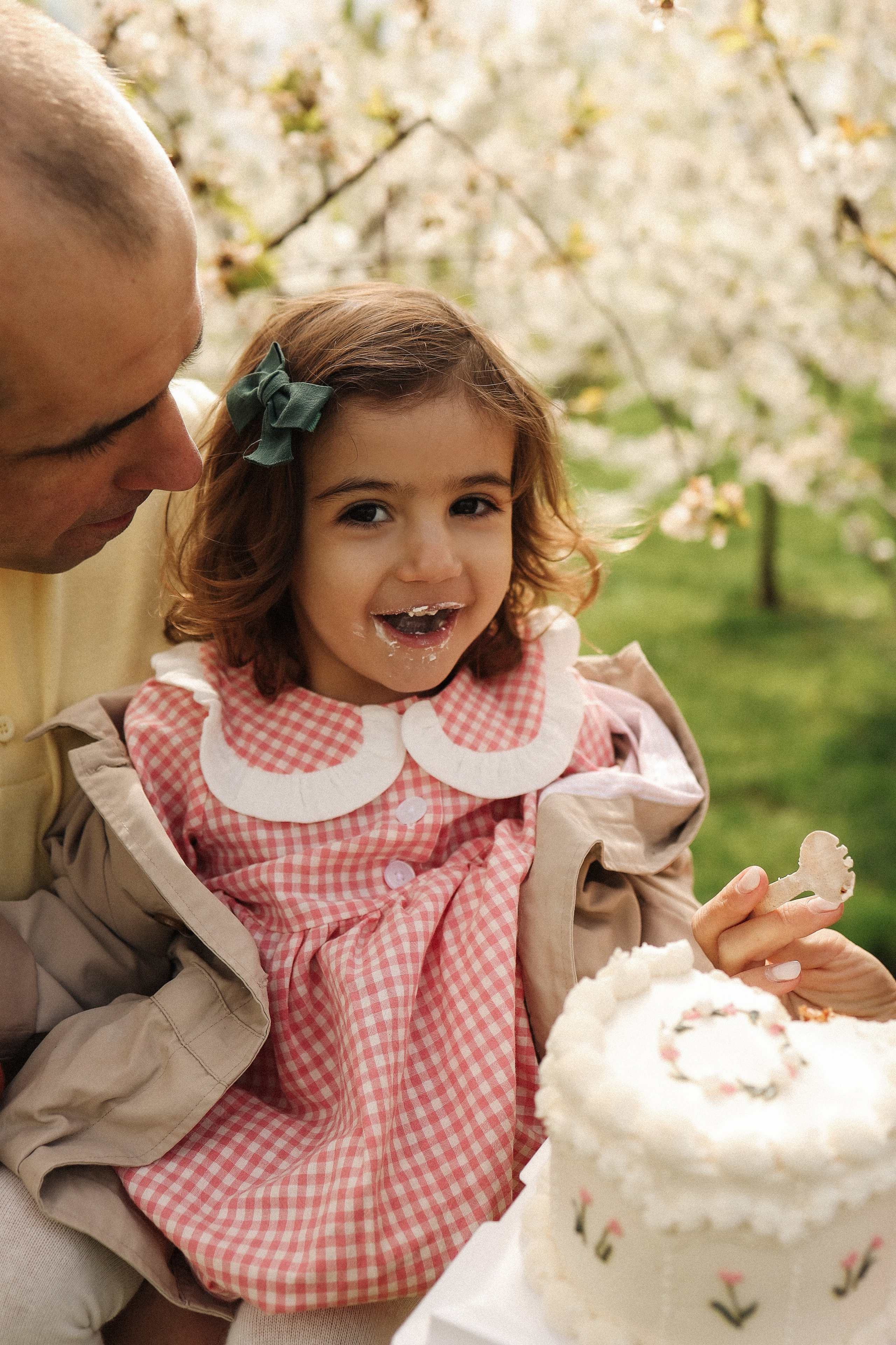 День рождения в цветущем саду. Семейный и lovestory фотограф в Москве Светлана Коняхина