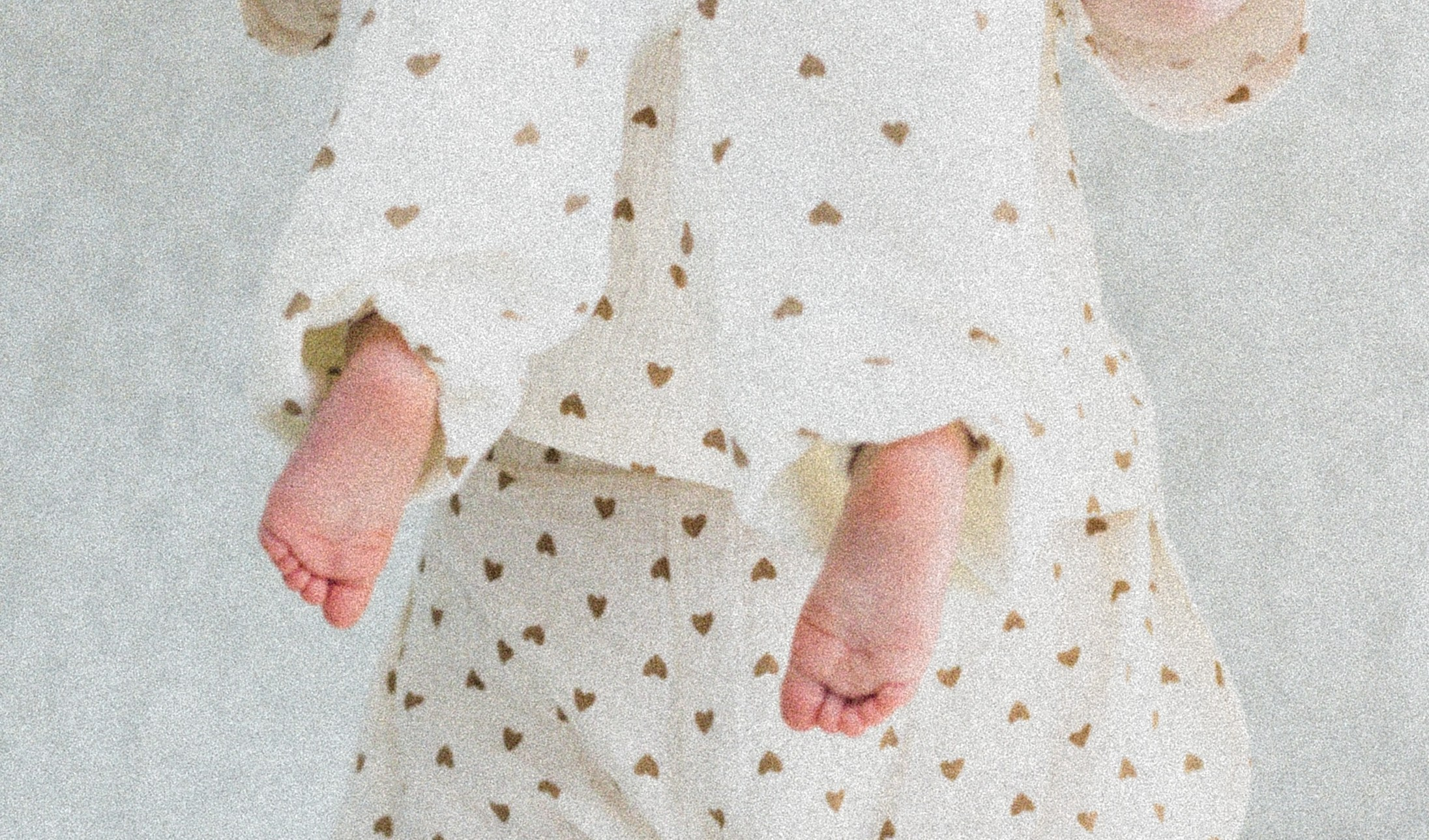 Мама и малыш lifestyle. Фотограф беременных и новорождённых в Краснодаре