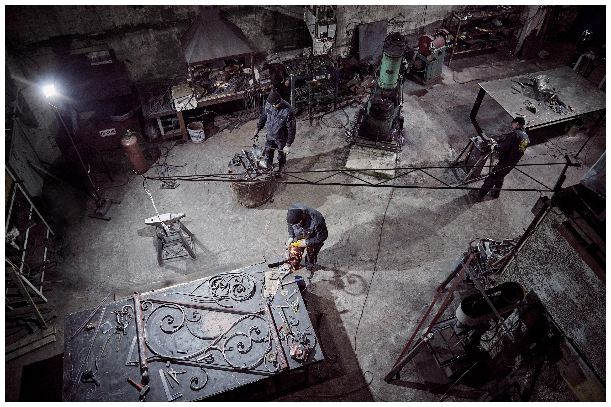 Съемка в кузнице города Качканар. Контент для бизнеса в Екатеринбурге Полдень Медиа