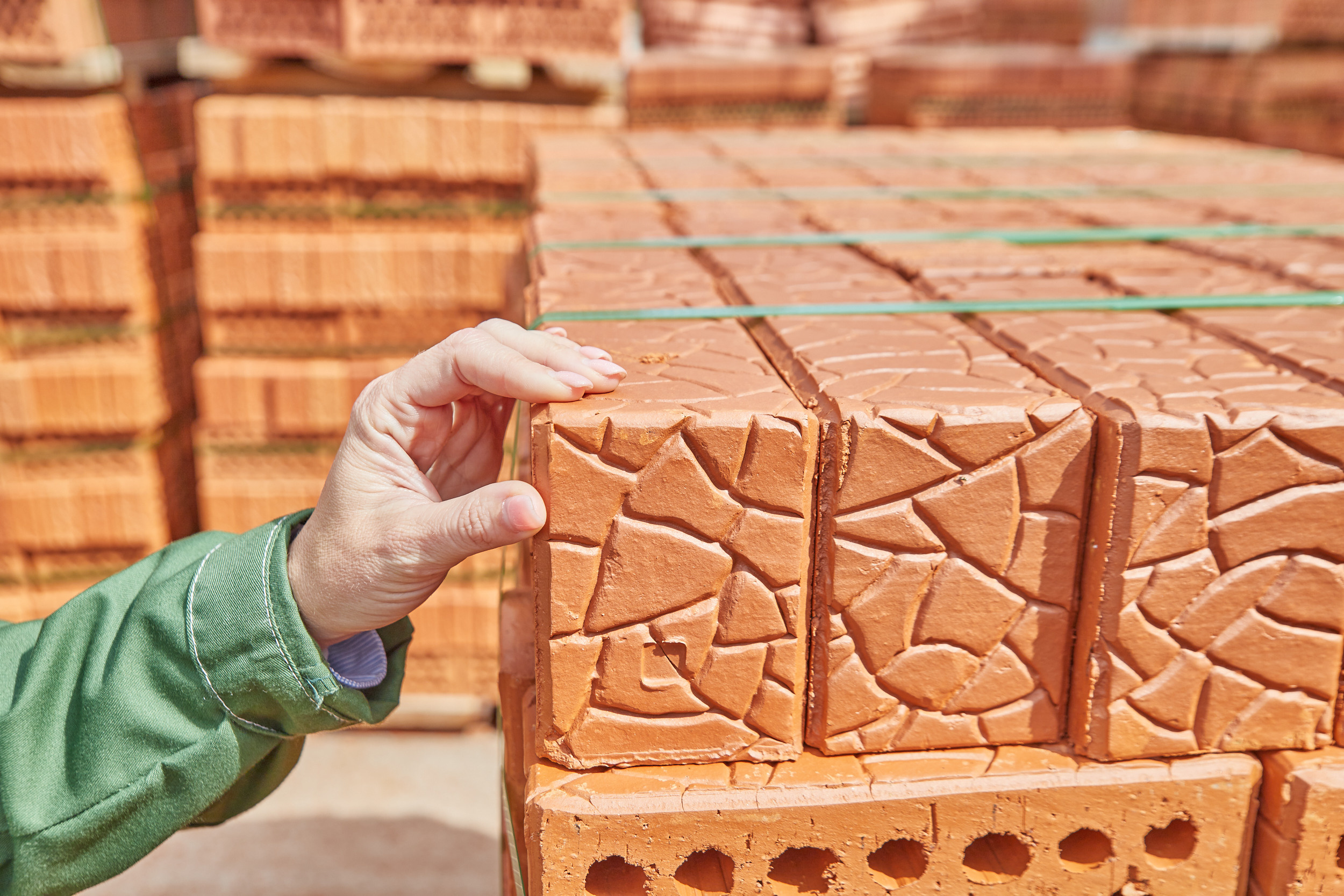 Репортаж с кирпичного производства. Контент для бизнеса в Екатеринбурге Полдень Медиа