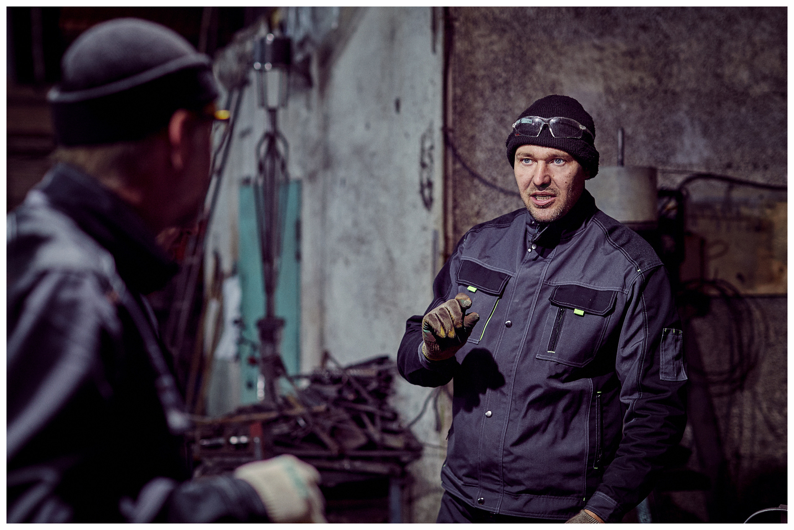 Съемка в кузнице города Качканар. Контент для бизнеса в Екатеринбурге Полдень Медиа