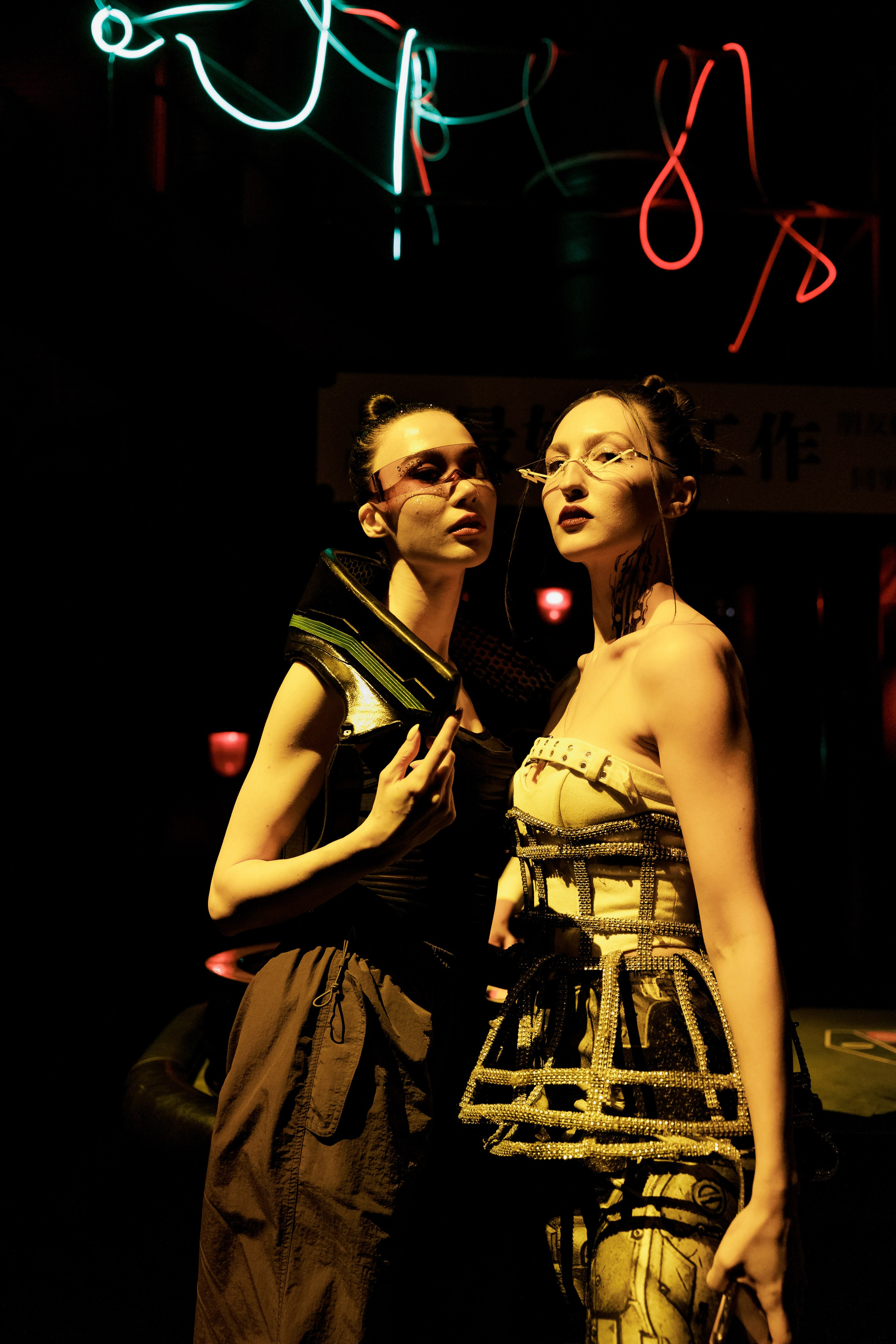 Hitech / Мутабор «Дельфин». Свадебный и семейный фотограф