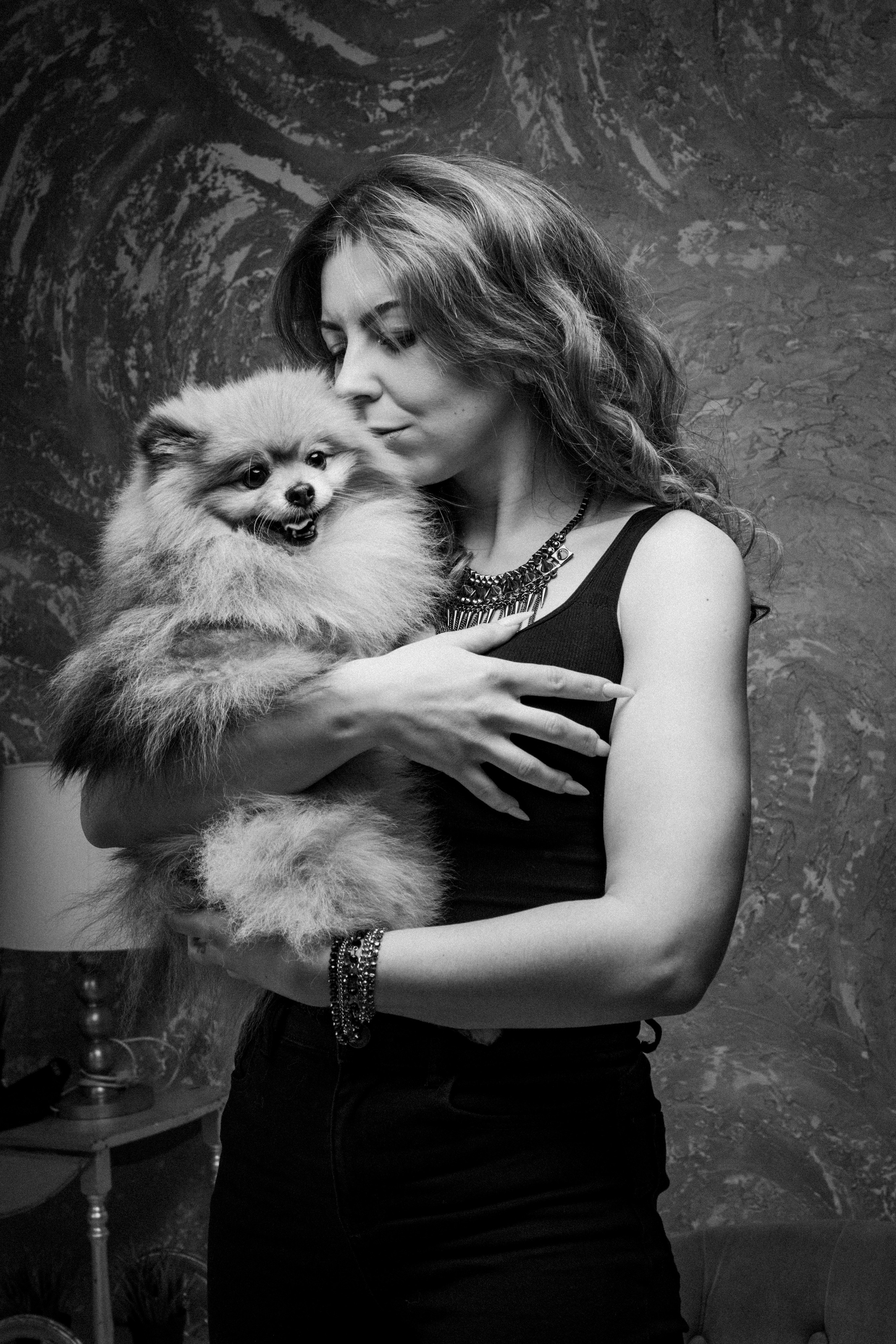 Красотка и шпиц. Фотограф анималист в Санкт-Петербурге Таша Крейв