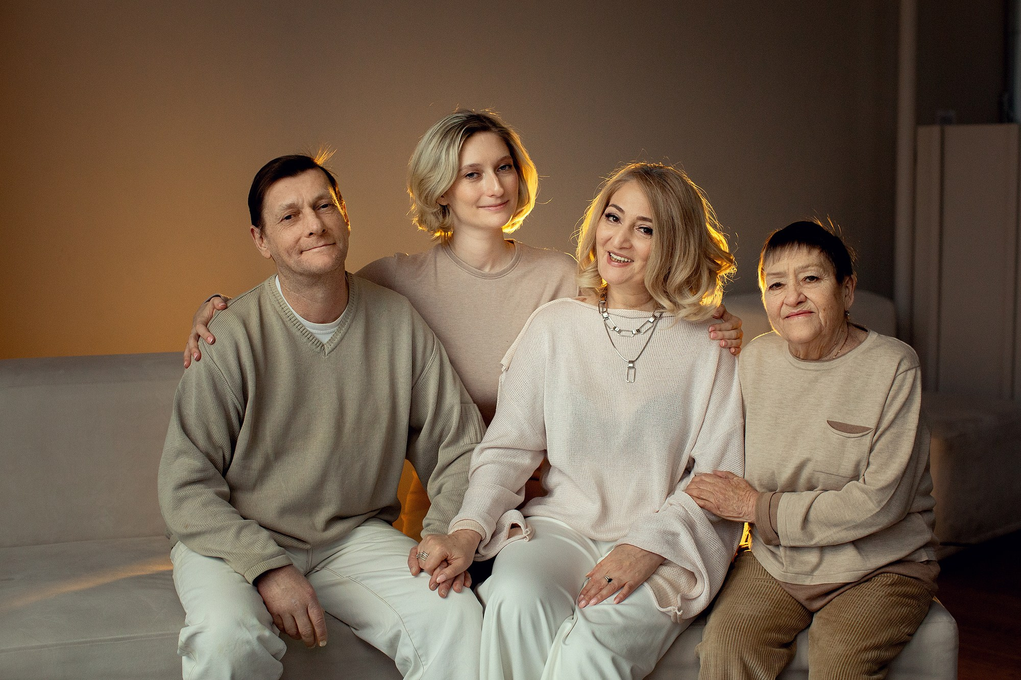 Фотосессия поколений в студии. Tatyana Nadezhdina Family photographer