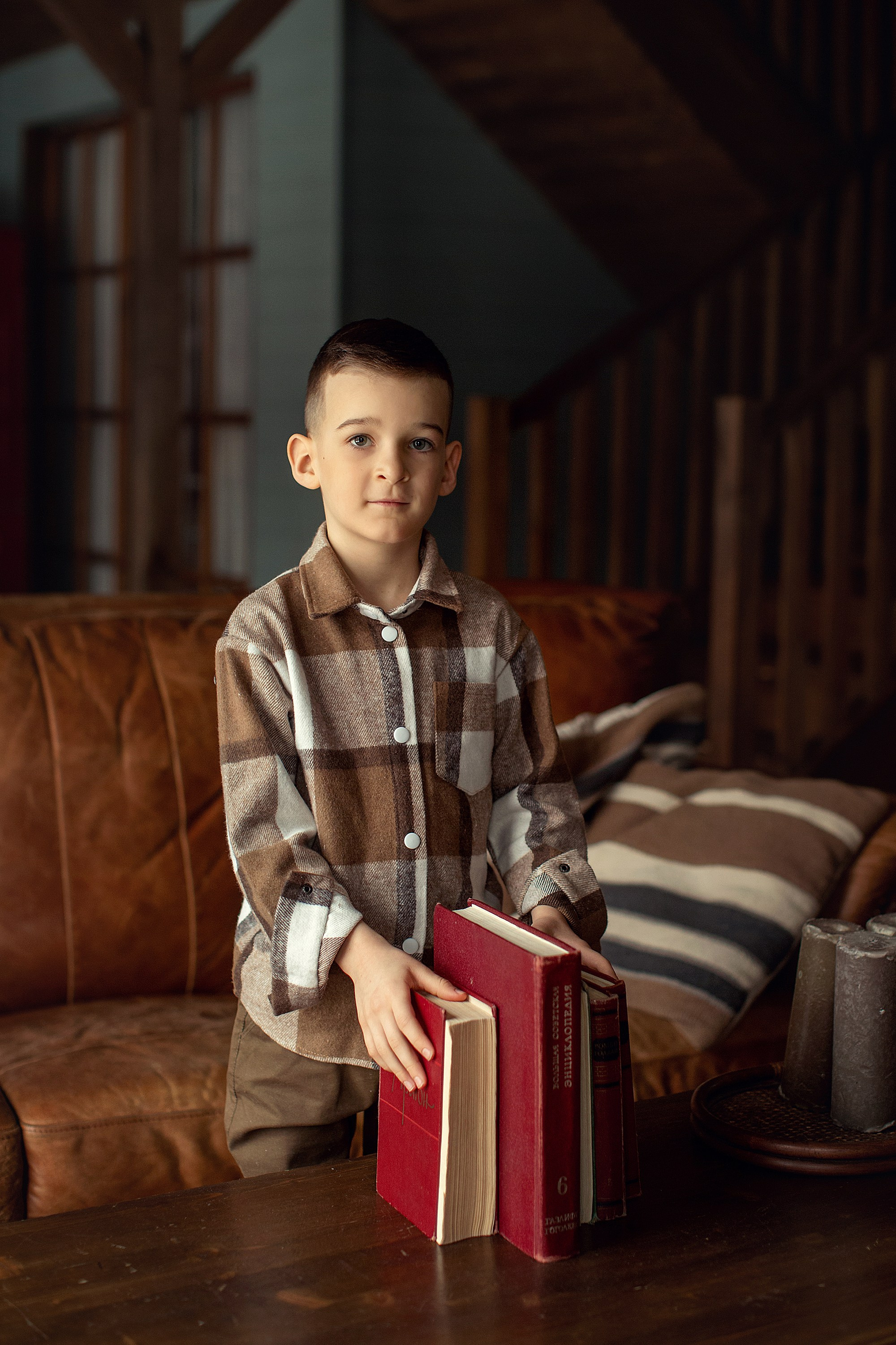 Студийная съемка мамы с сыновьями. Tatyana Nadezhdina Family photographer