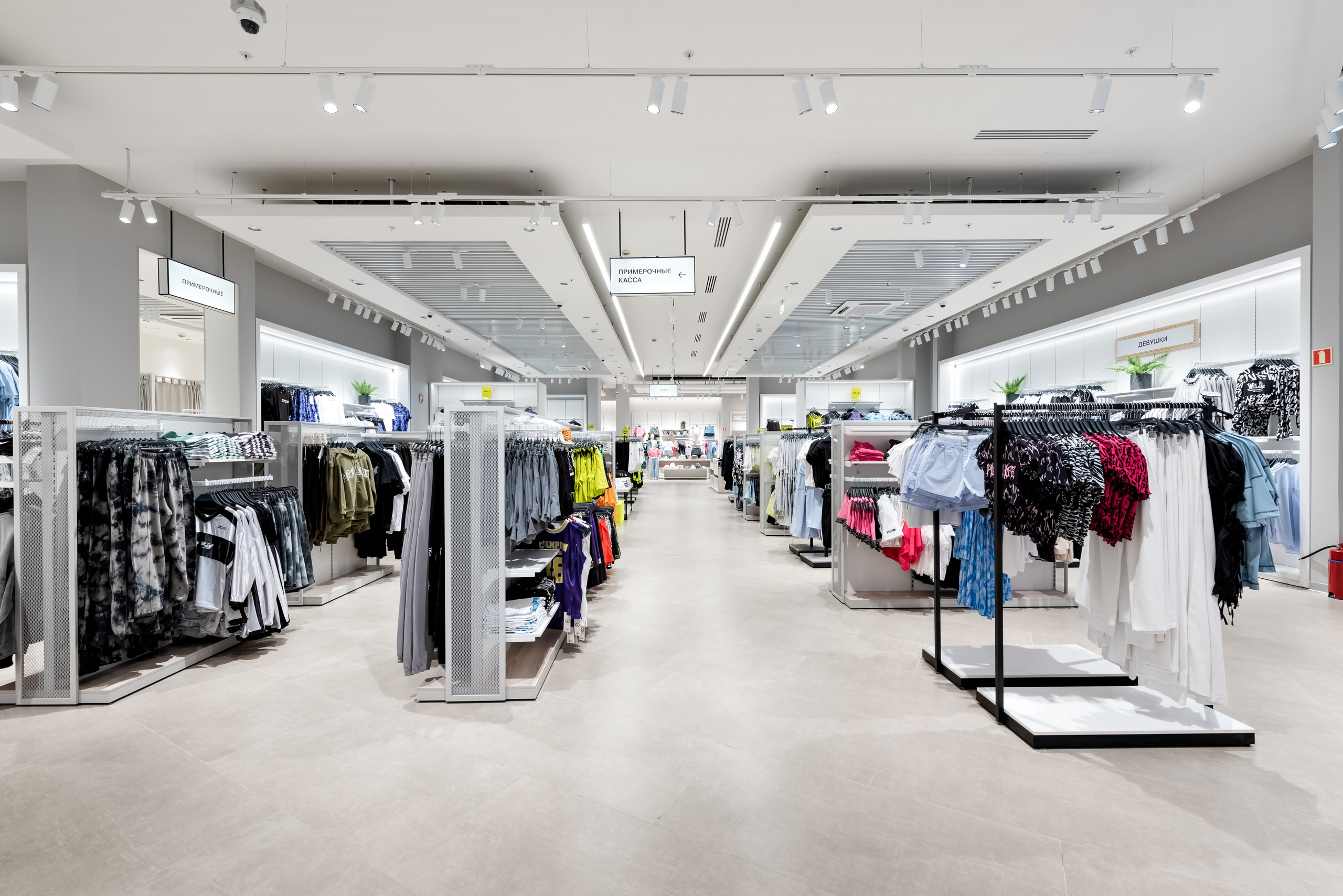 Gloria Jeans. Интерьерный фотограф в Новосибирске Дмитрий Шибаев