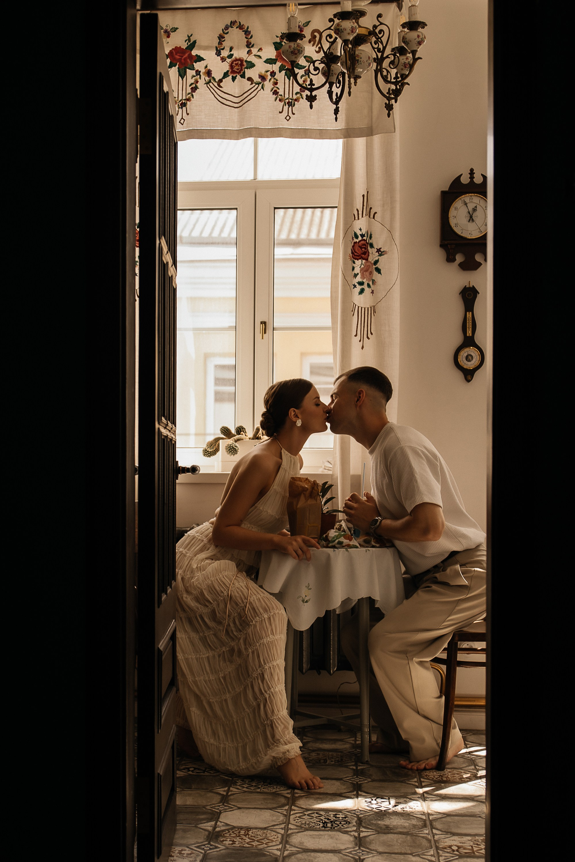 Свадьба в ретро-квартире. Свадебный и семейный фотограф Виолетта Сидельникова. Краснодар, Россия, Беларусь, Европа