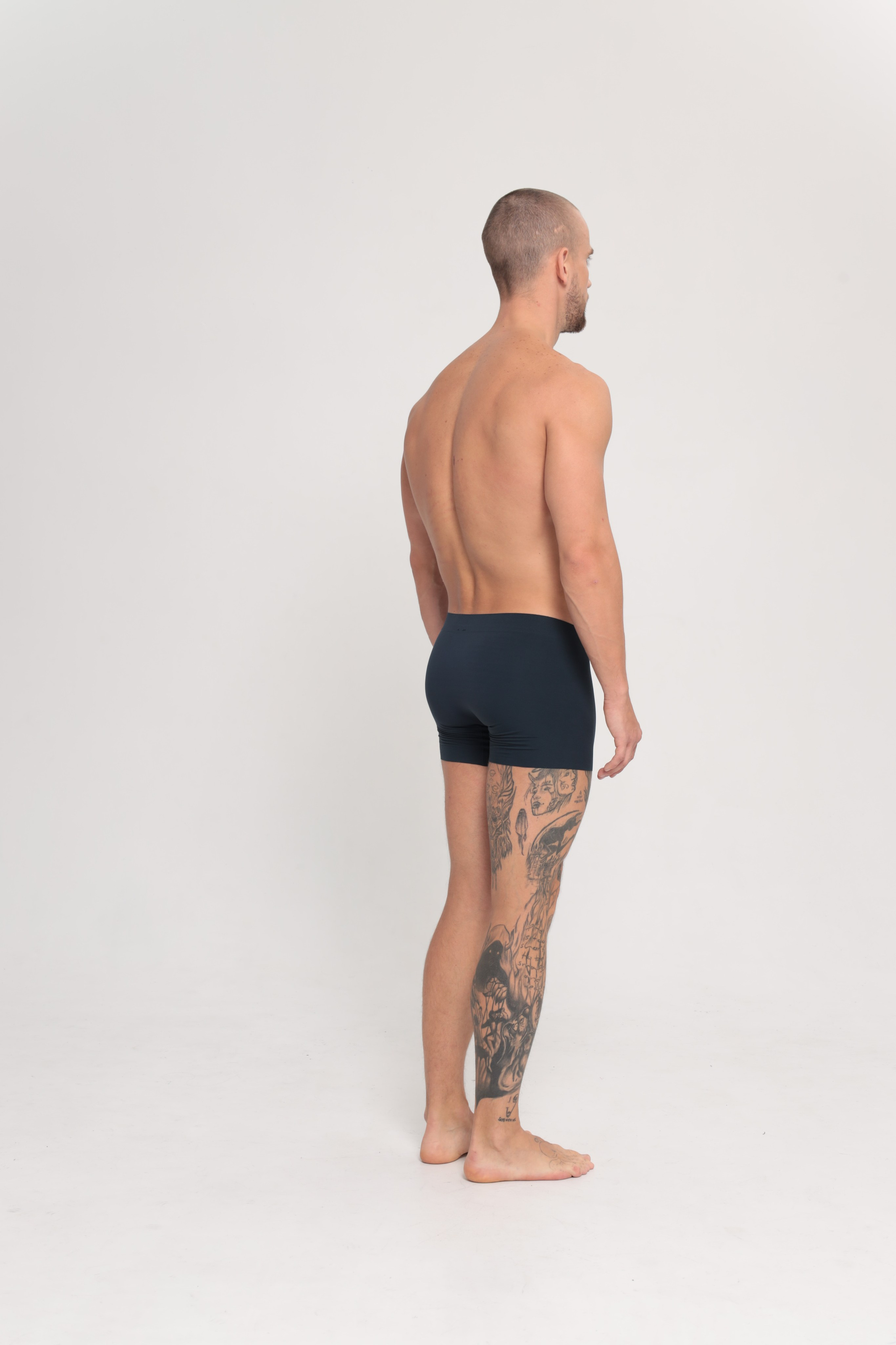 Модель Владислав Л. (177 см, 120/77/90)