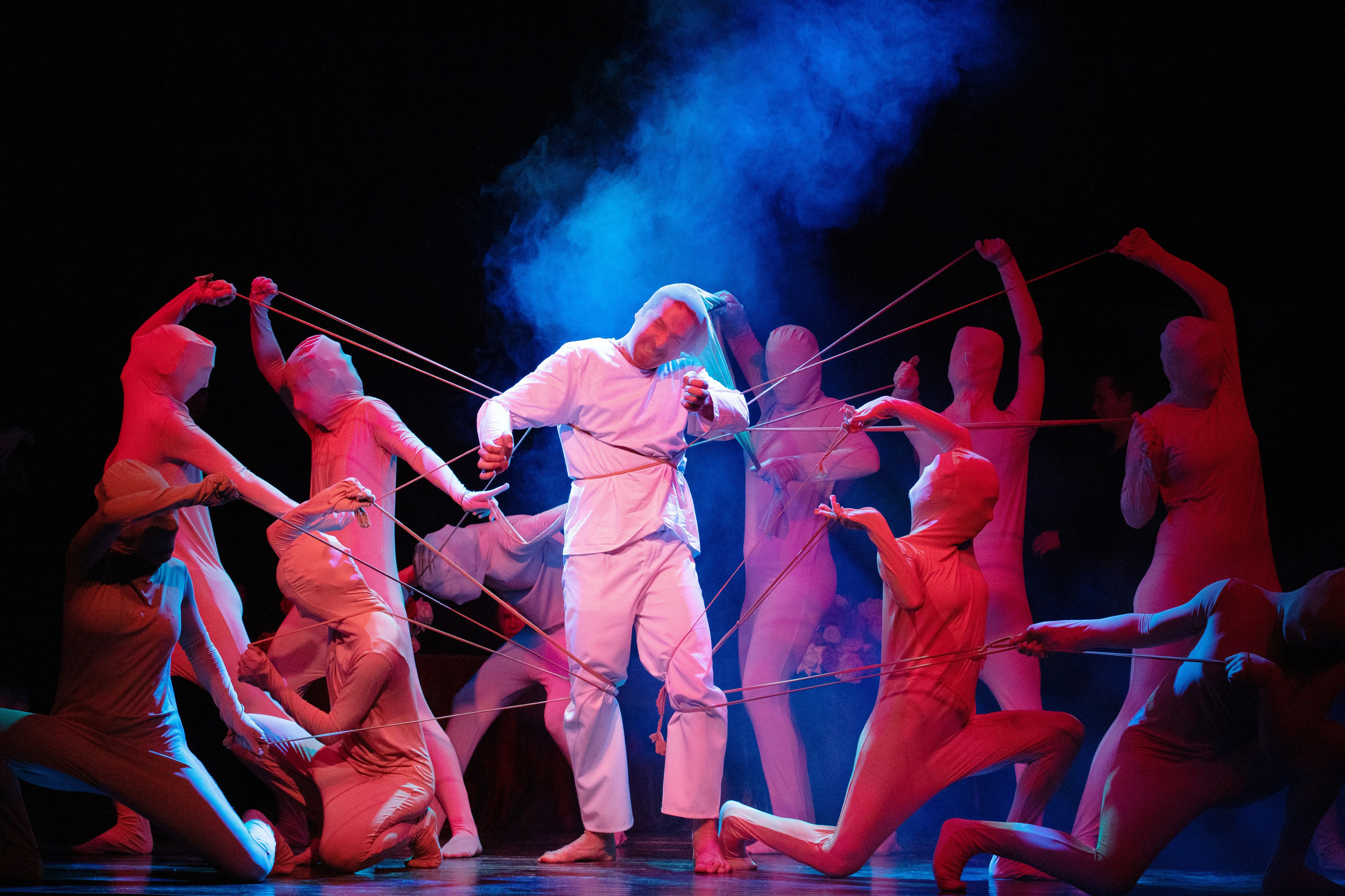 Спектакль- утешение По роману Ричарда Матесона «Куда приводят мечты». Фотограф в г. Курске Владимир Гришин