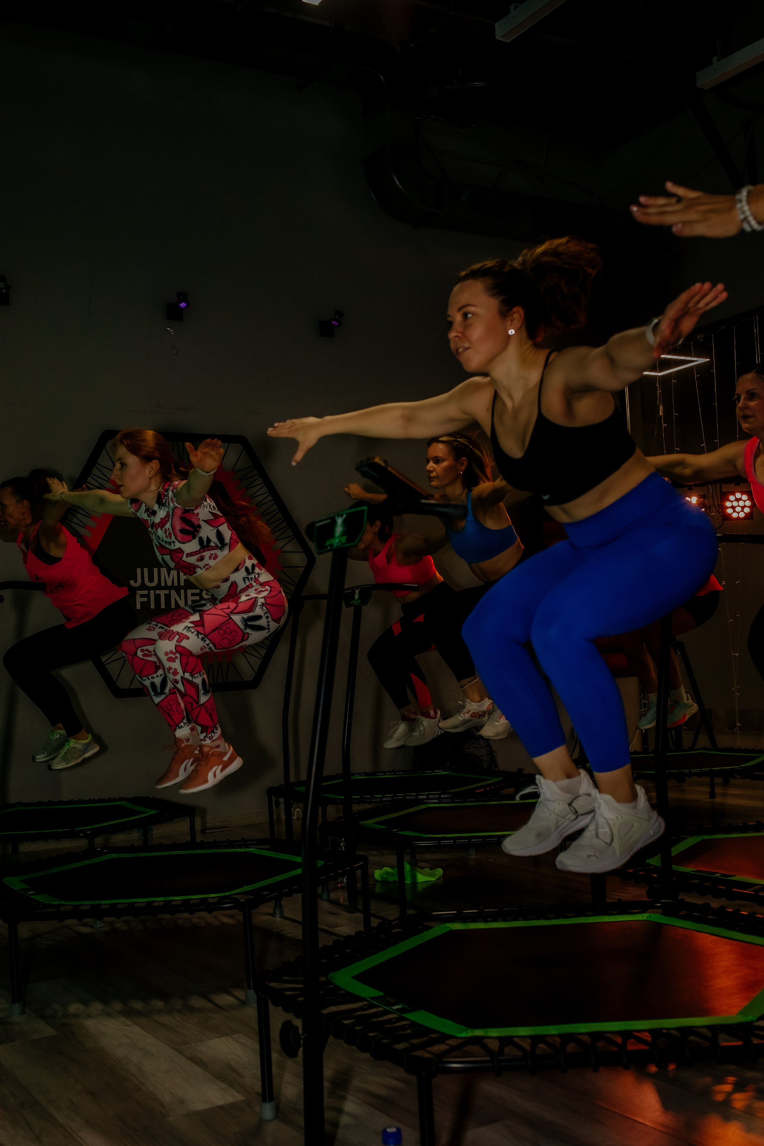 Съемки тренировок для сети студий Jumping Fitness. Ирина Тихонова — фотограф для детей и коллективов в Москве