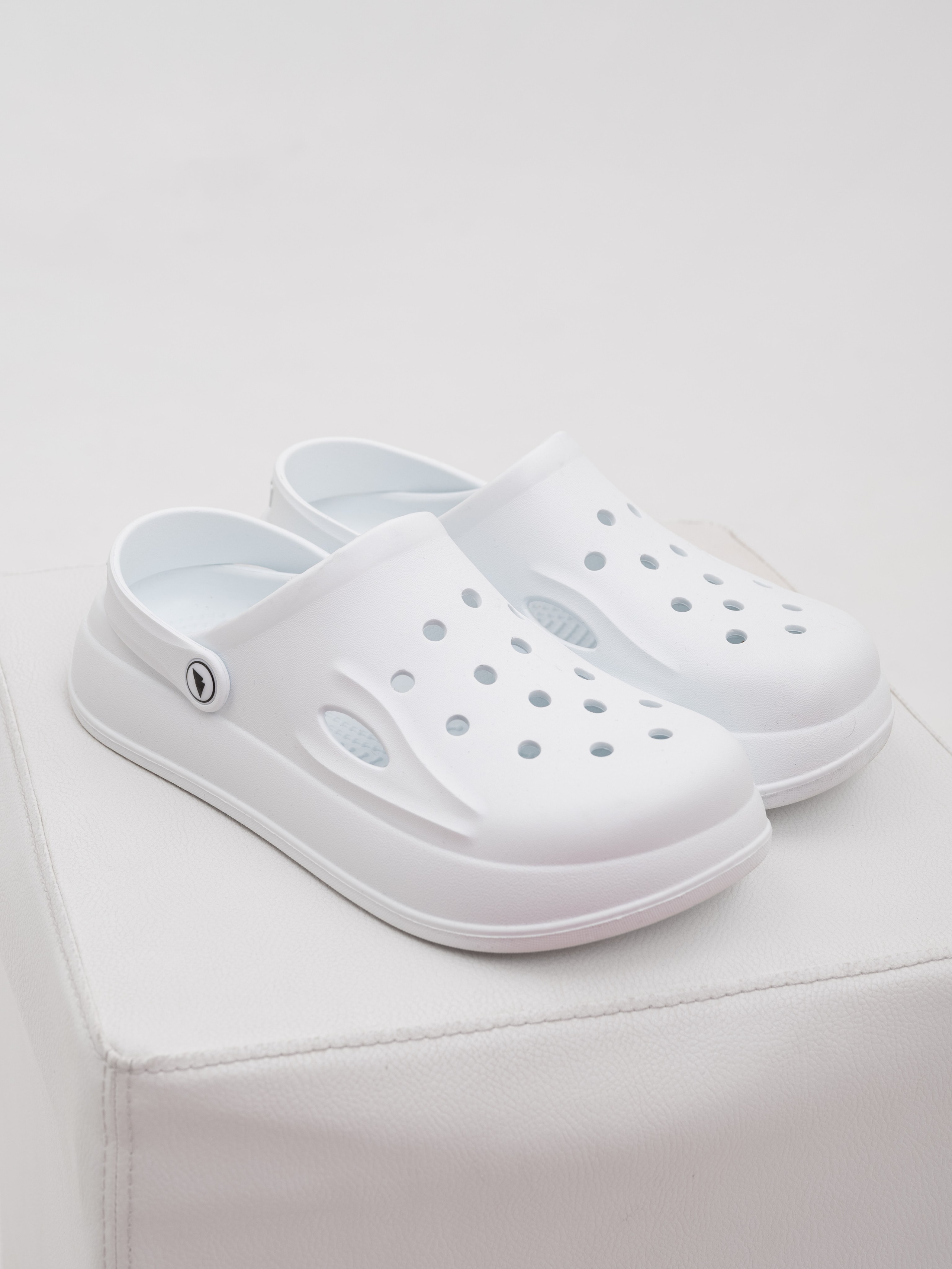 Кроксы. Предметный фотограф, фото для маркетплейсов Пятигорск, КМВ