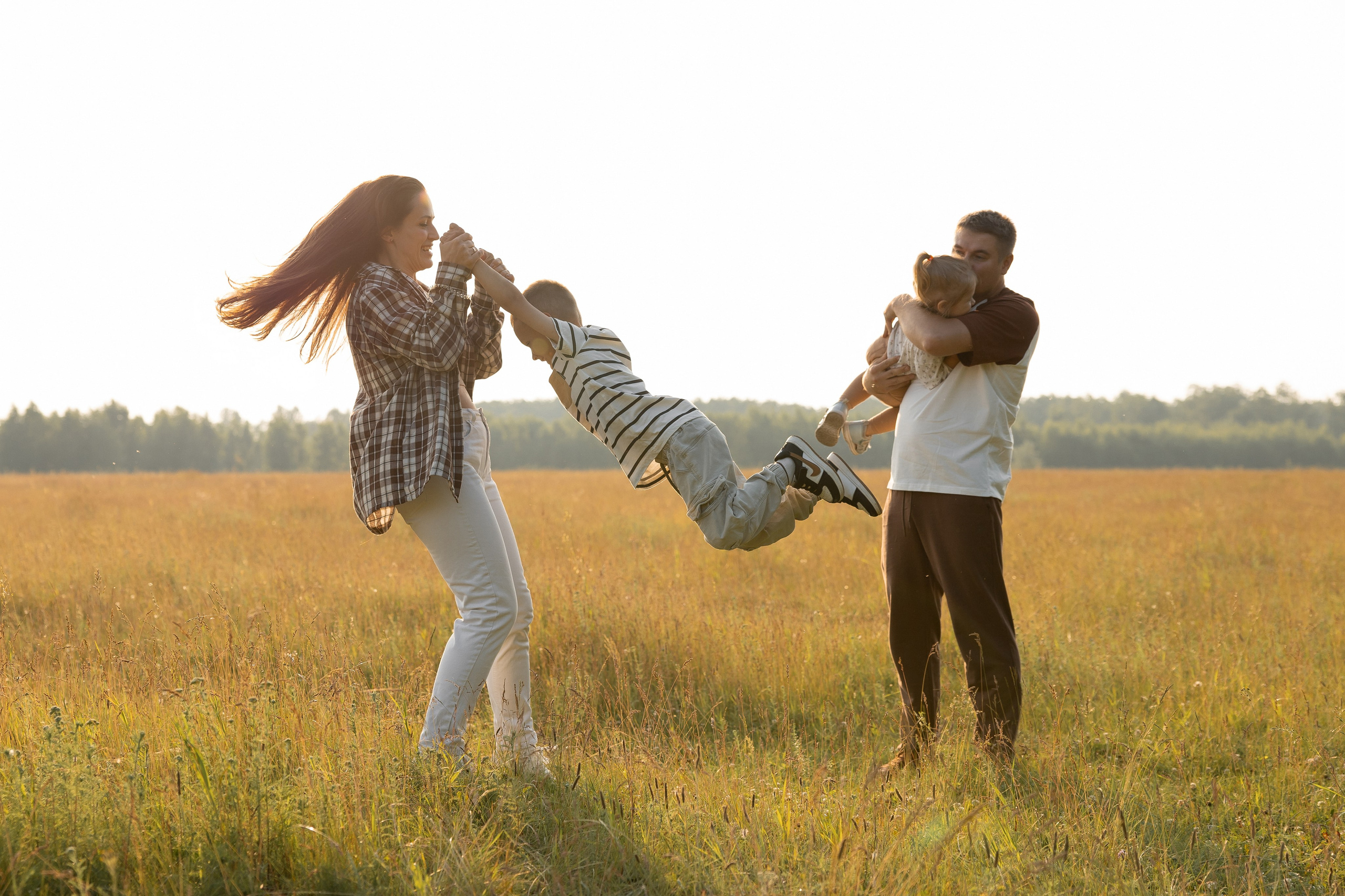 В поле. Семейный и свадебный фотограф в Челябинске Мария Леонтьева