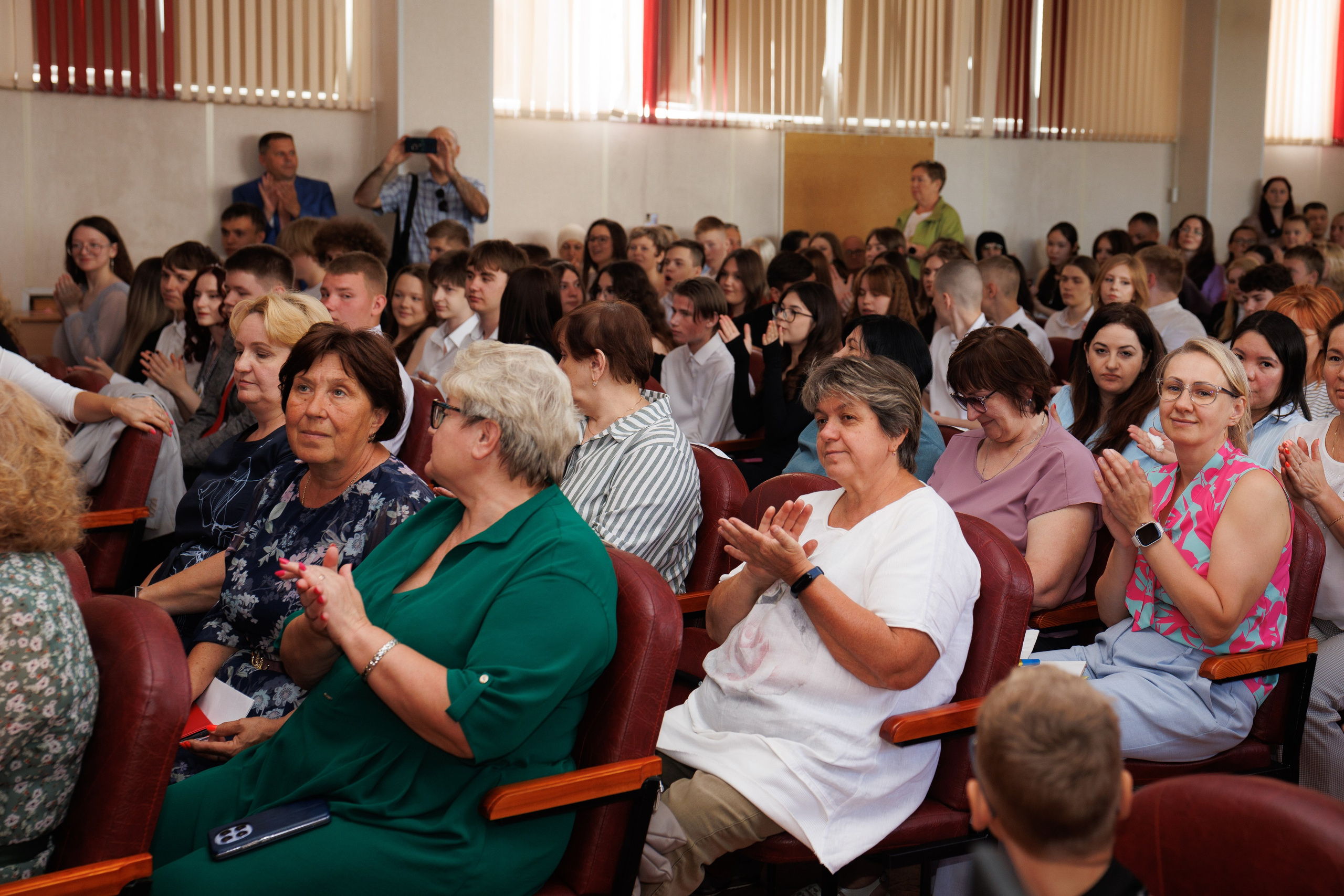 Вручение аттестатов. Свадебный и семейный фотограф в Новосибирске Ирина Дорошкова