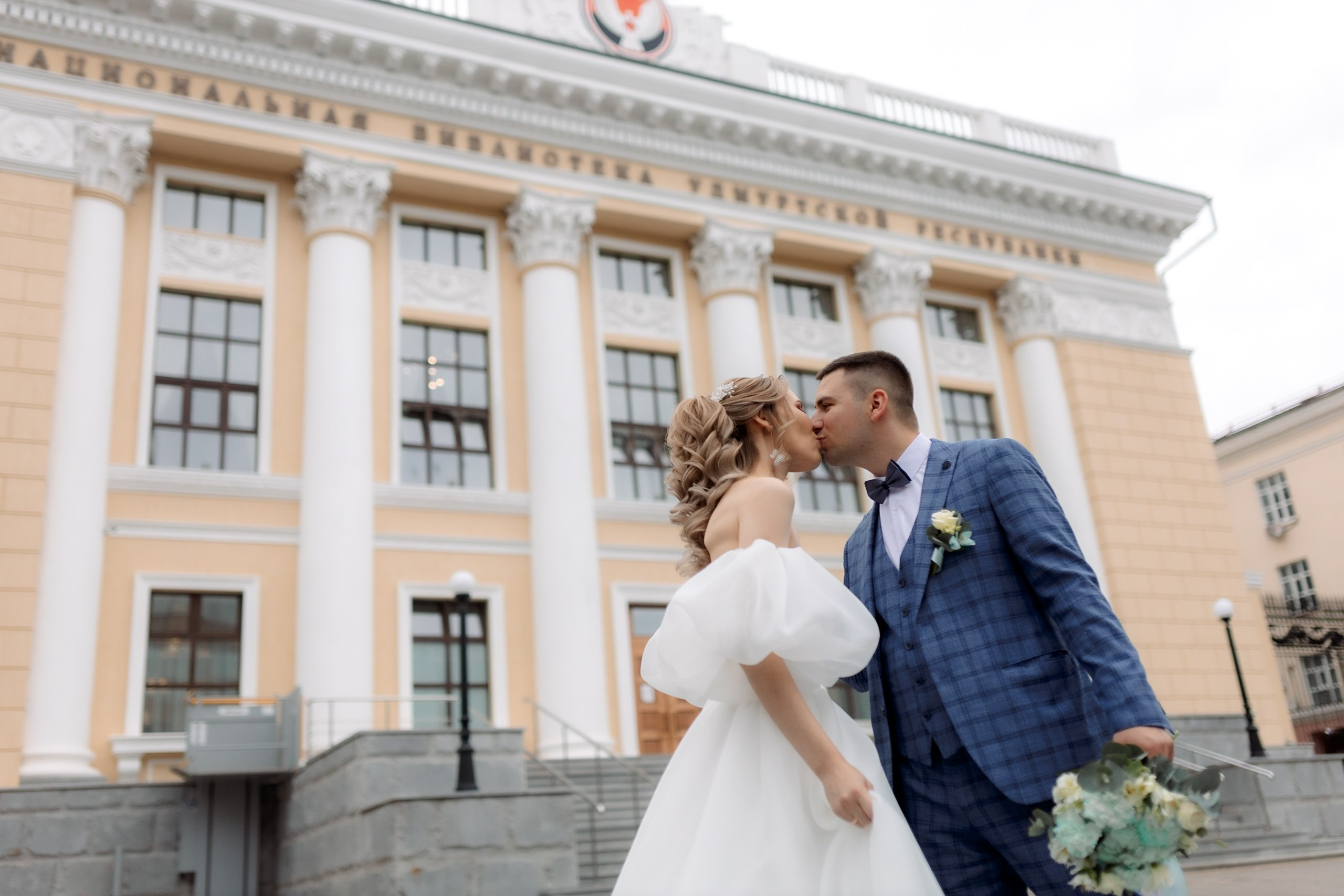 Сергей и Катя. Часть 1: Библиотека. Свадебный и Семейный фотограф г. Ижевск Гульназ Солдатова. Гульназ фото