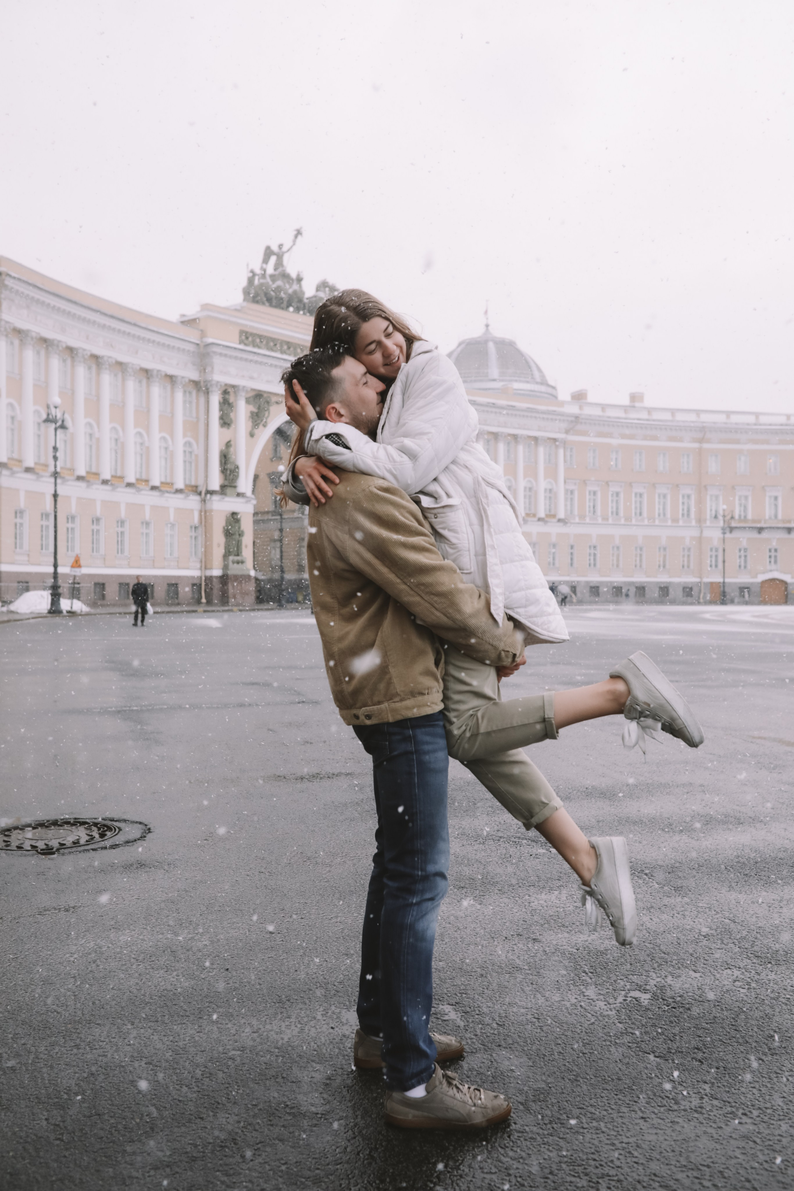 Фотопрогулка по Дворцовой площади под первым снегом, в Санкт-Петербурге. Фотограф в Санкт-Петербурге Разиля Идиятуллина