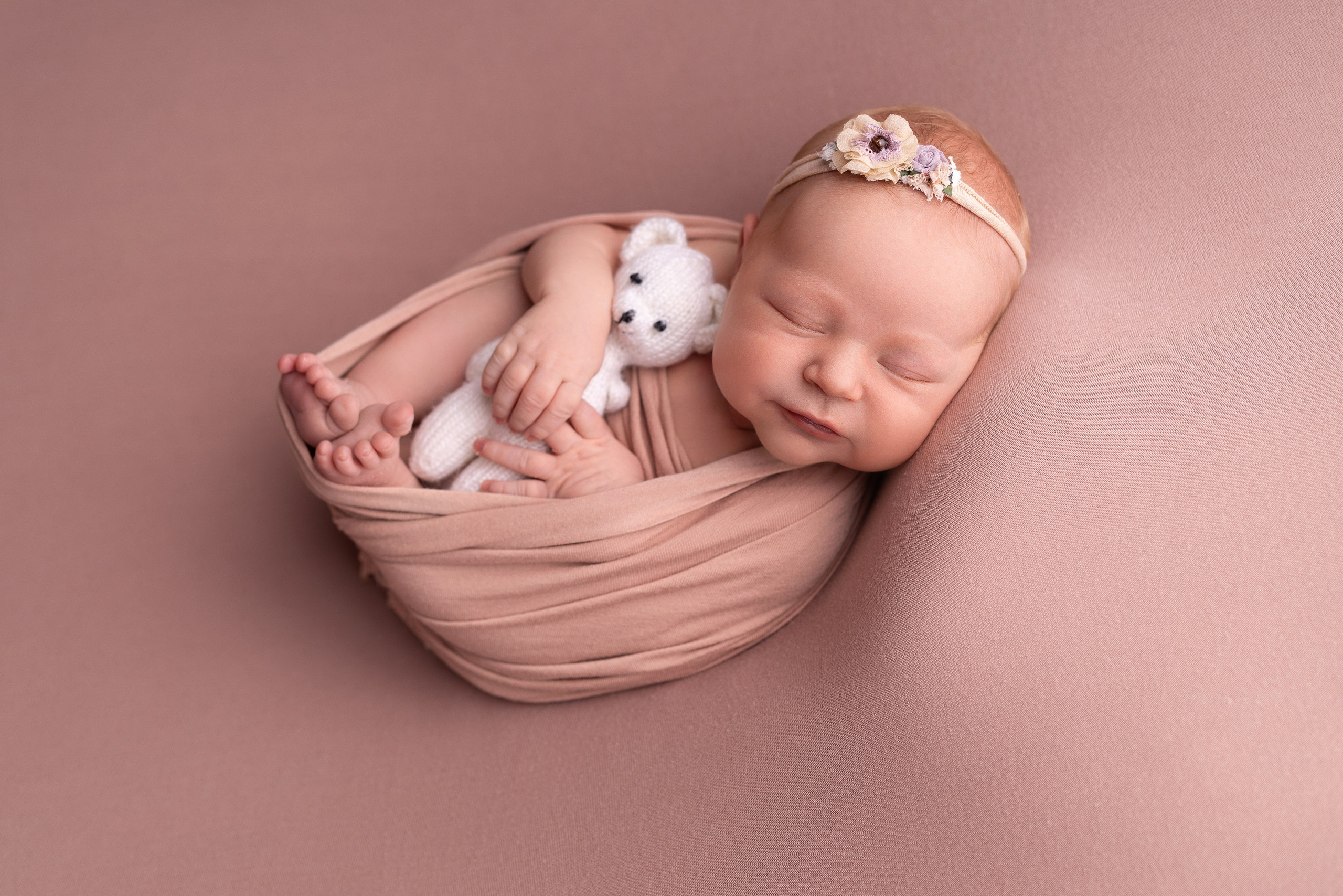 Классическая фотосессия малыша. Фотограф новорожденных малышей в Омске и Омской области Эльвира Камаева