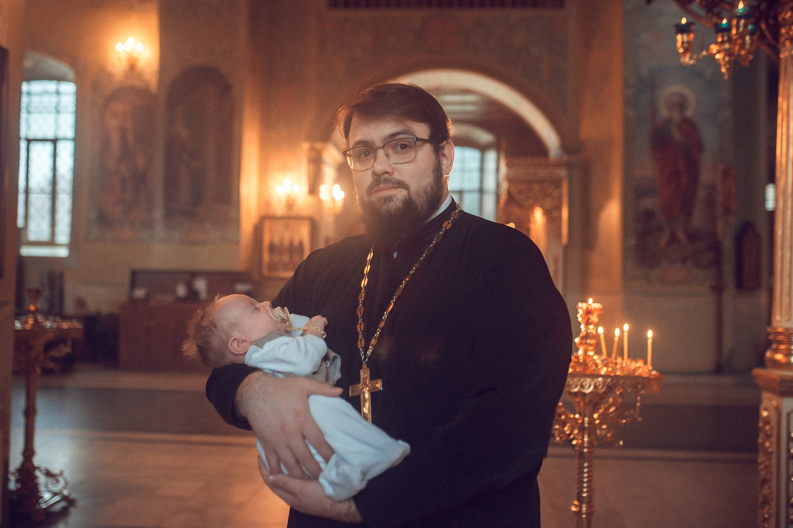 Таинство крещения Тихона. Фотограф на крещение в Саратове Марина Грушина