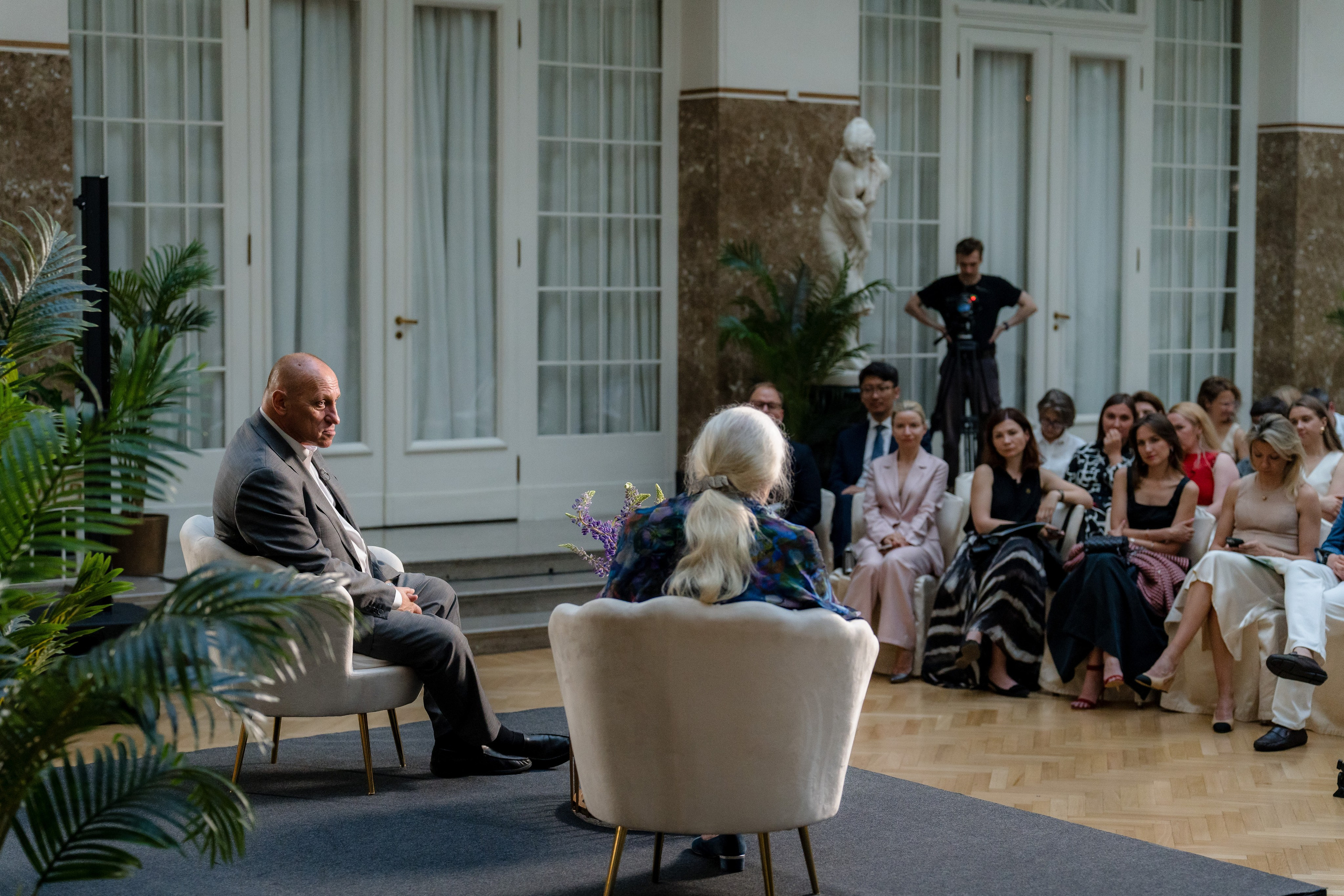 Выступление Татьяны Черниговской на встрече выпускников Экономического факультета МГУ им. М. В. Ломоносова в рамках ПМЭФ