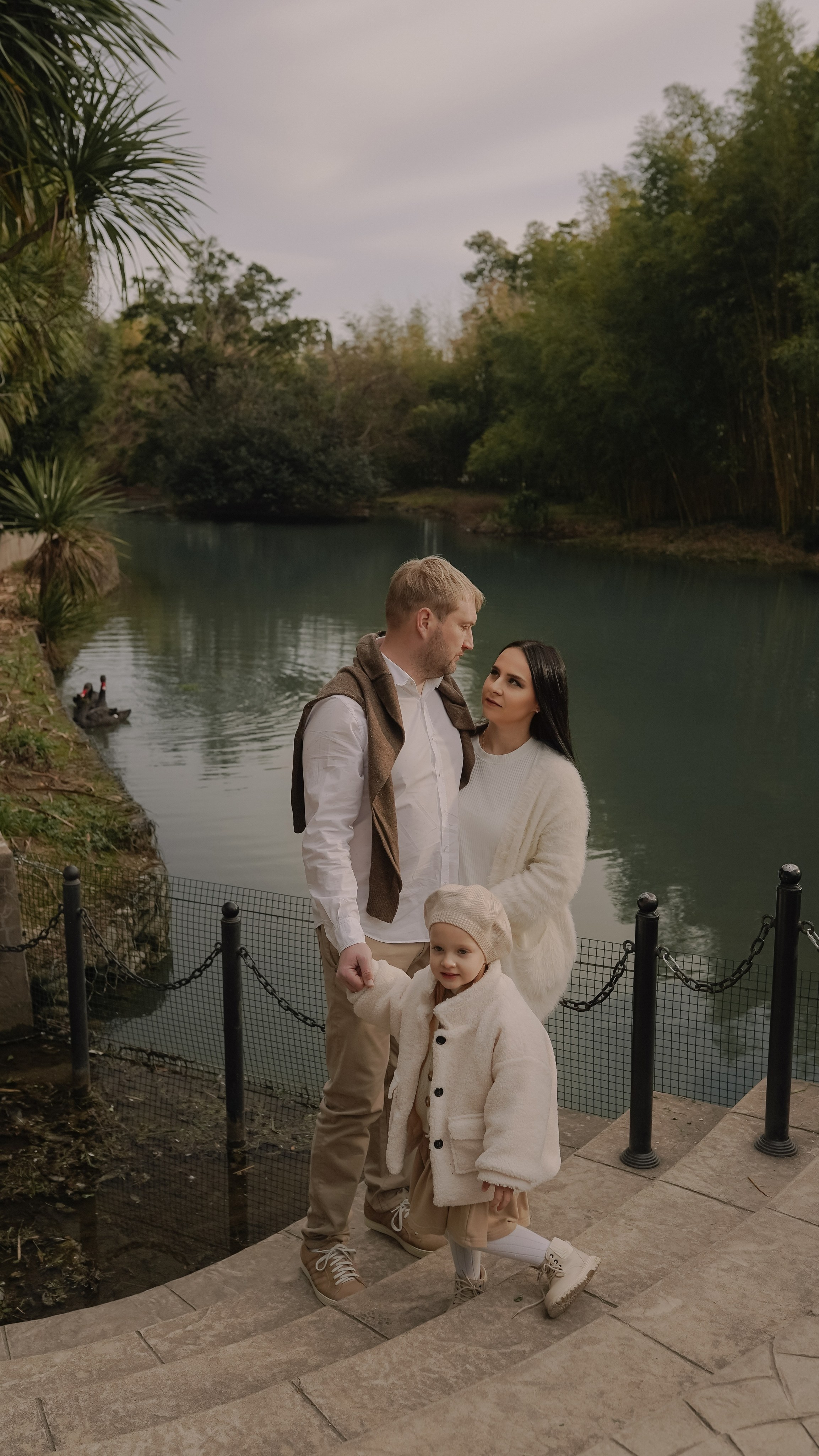 ЦВЕТЕНИЕ. Милана Довгаль - семейный фотограф и видеограф  в Адлере и Сочи