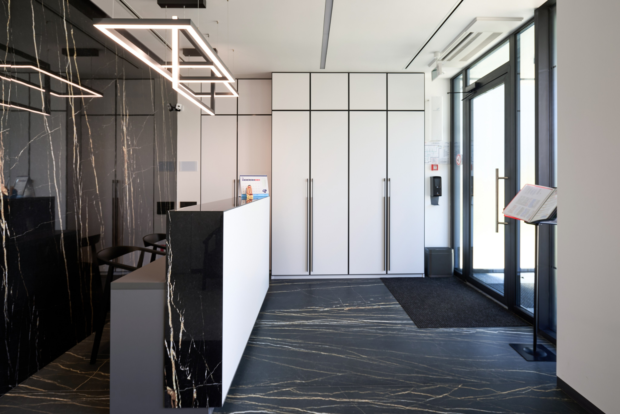 Стоматология Zigma. Автомобильный и интерьерный фотограф в Минске Александр Тагаев