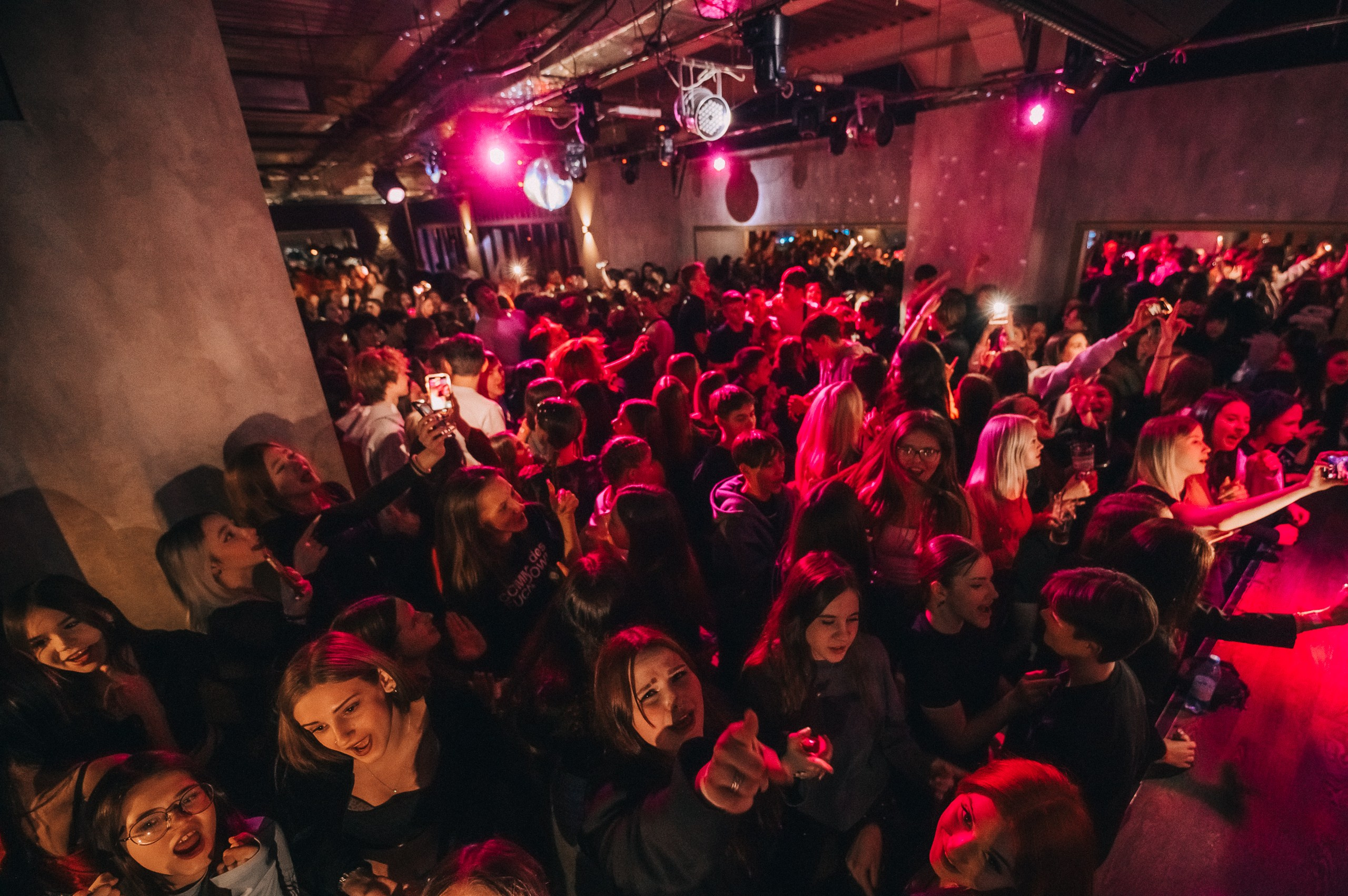 8 MARCH WOMENS DAY PARTY. Фотограф в Кемерово Владислав Шульц