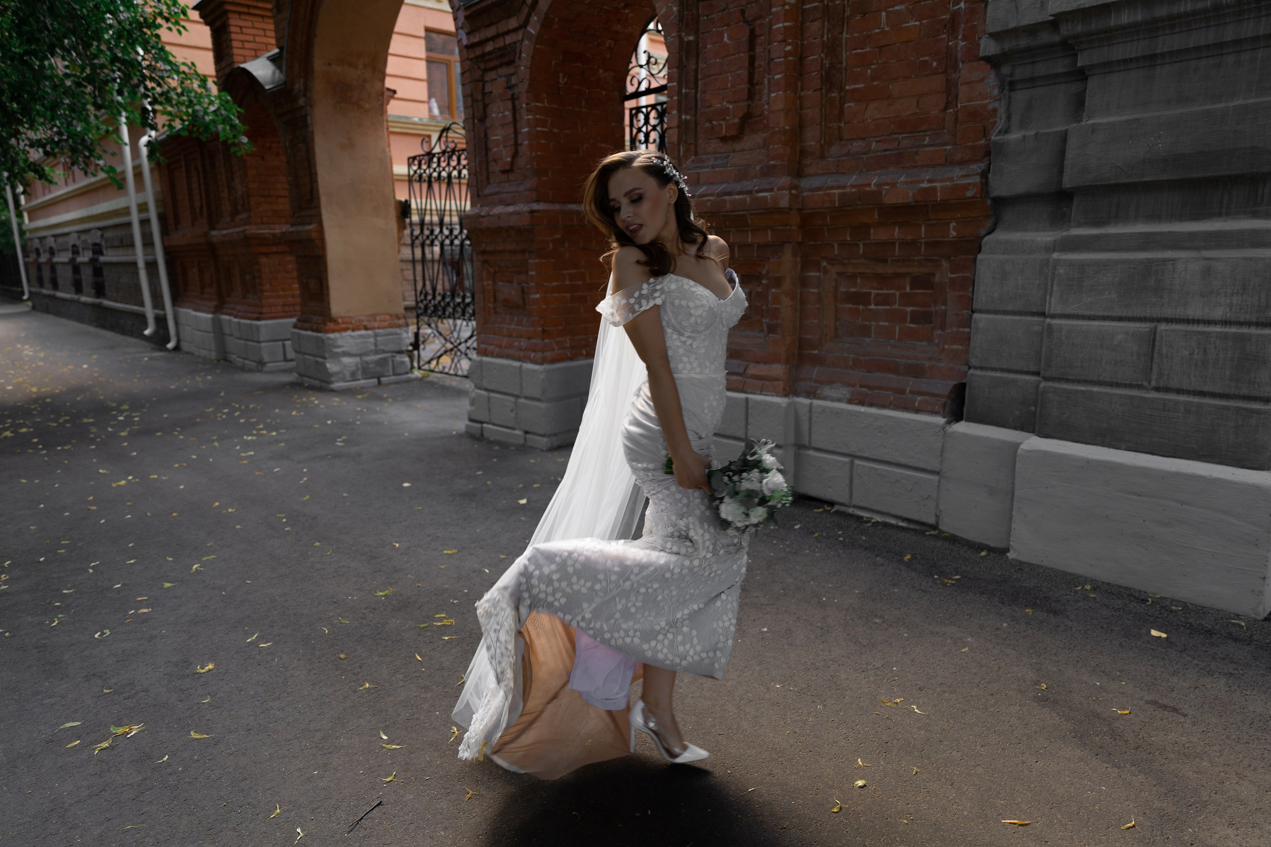 Свадебный фотограф Уфа — Руслан ГабдлисламовЖивые эмоции, красивые кадры, воспоминания на всю жизнь.Работаю по всей Республике Башкортоста. Свадебный фотограф Уфа Руслан Габдлисламов