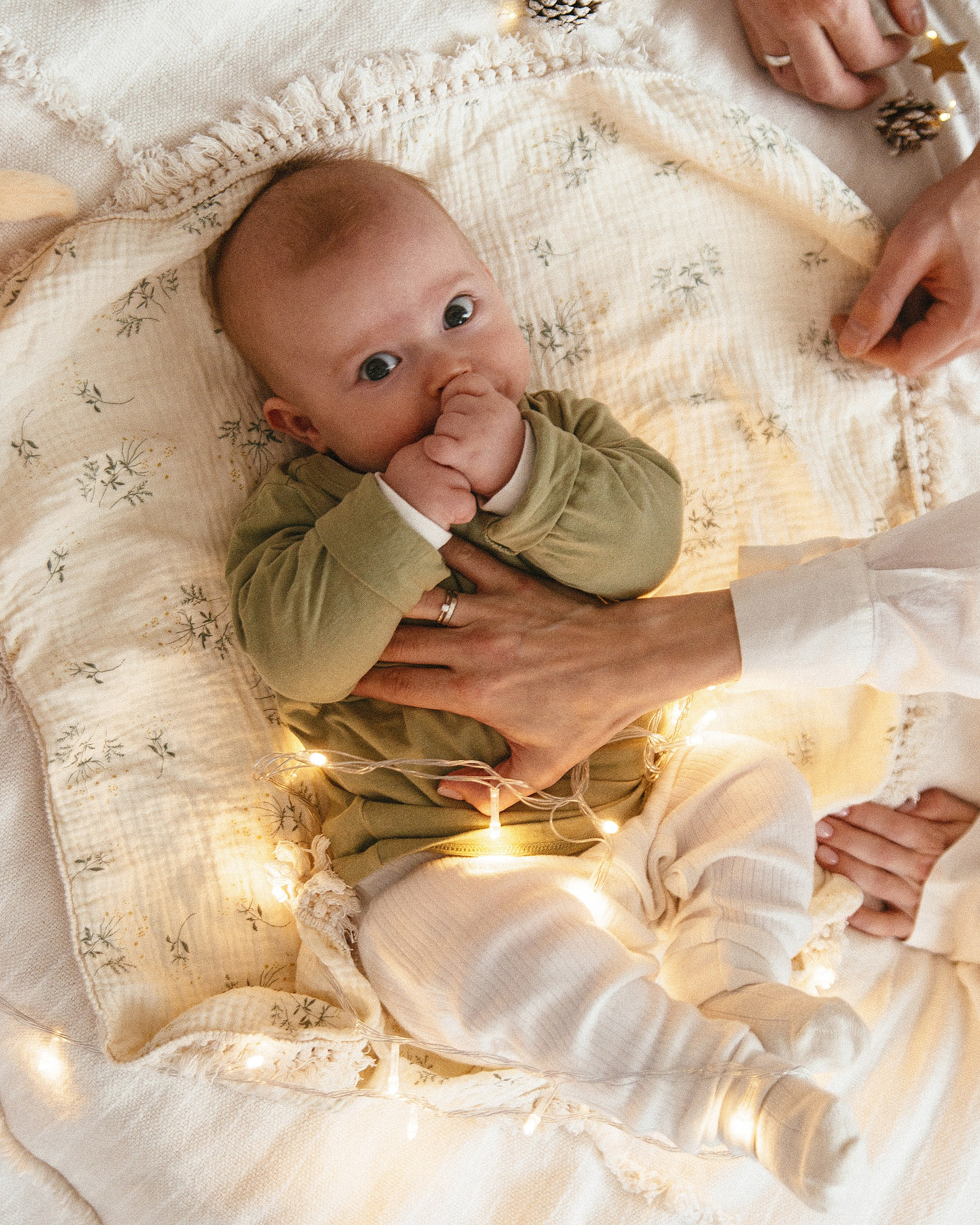 Новогодняя семейная фотосессия с маленьким ребенком. Семейный фотограф Дарья Едапина Новосибирск. Фотограф Дарья Едапина Новосибирск