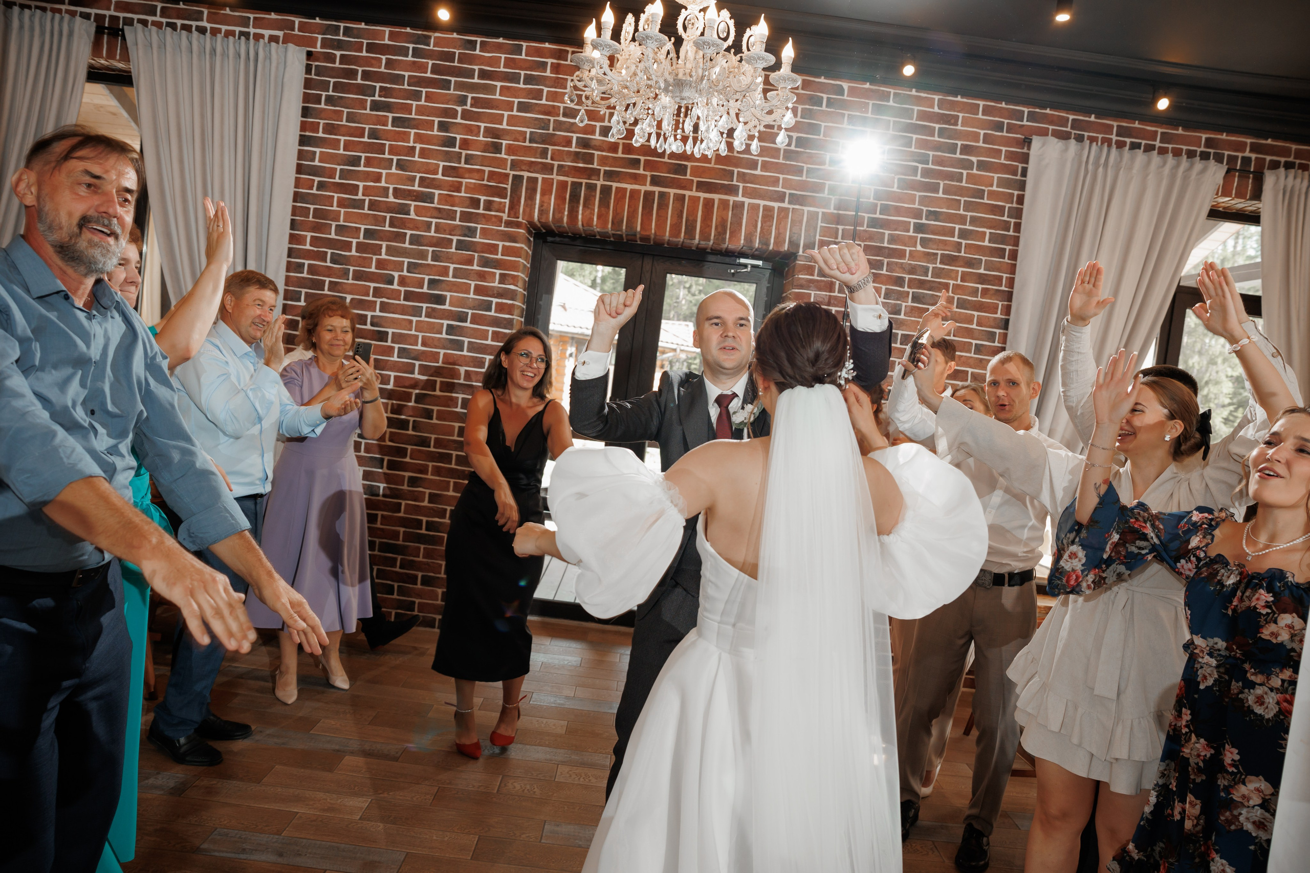 Полина и Дмитрий, загородный клуб «Барин», ЗАГС в г. Пушкино. Свадебный и репортажный фотограф (Москва, Королев и другие)