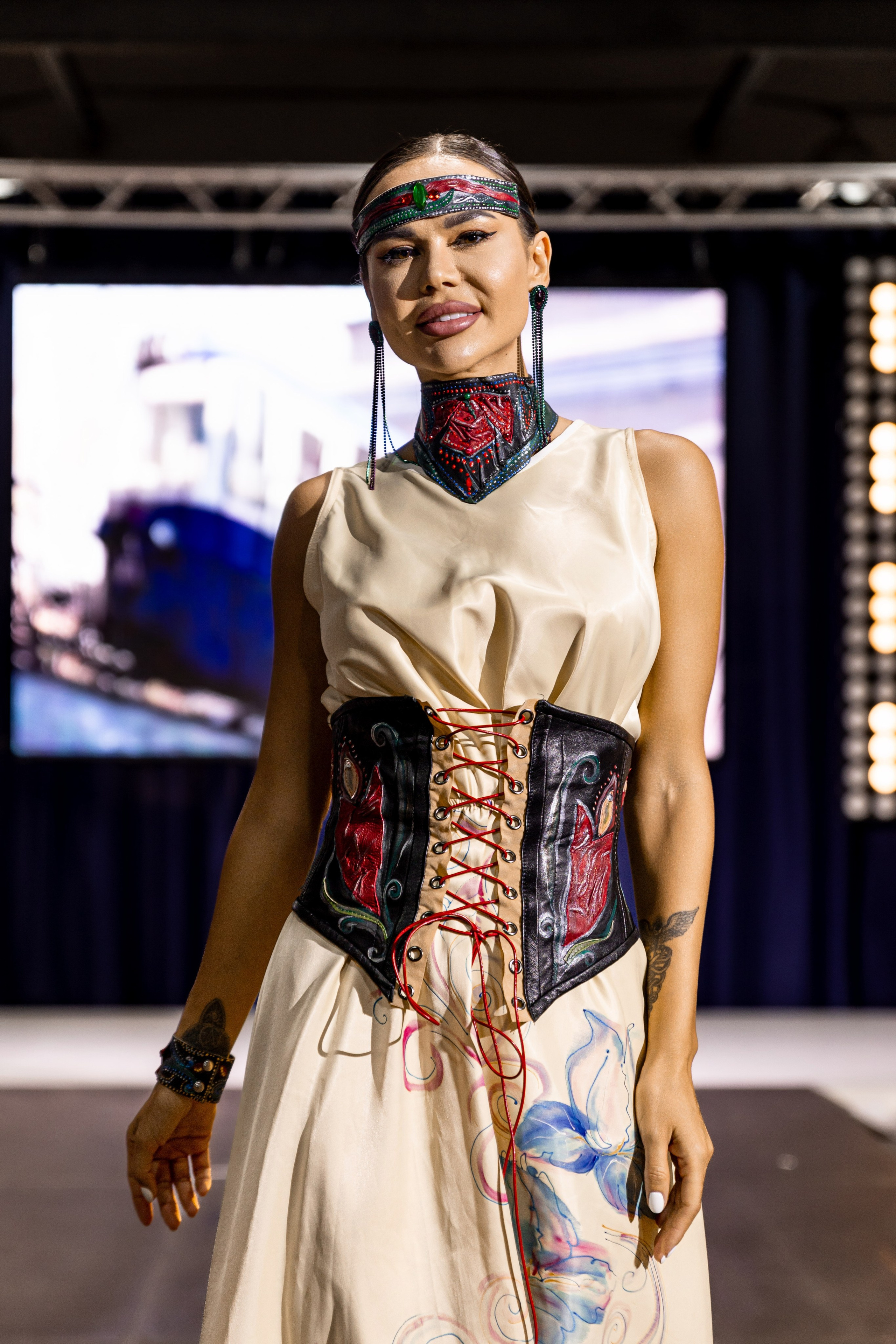 Модное шоу «Fashion V»