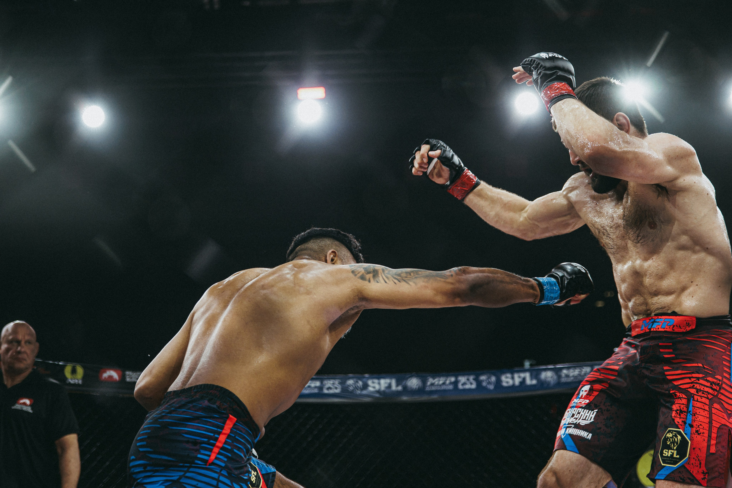 MFP255 ДУГЛАС РИБЕЙРО VS МАКСИМ БУТОРИН. Фотограф Иркутск Антипин Сергей