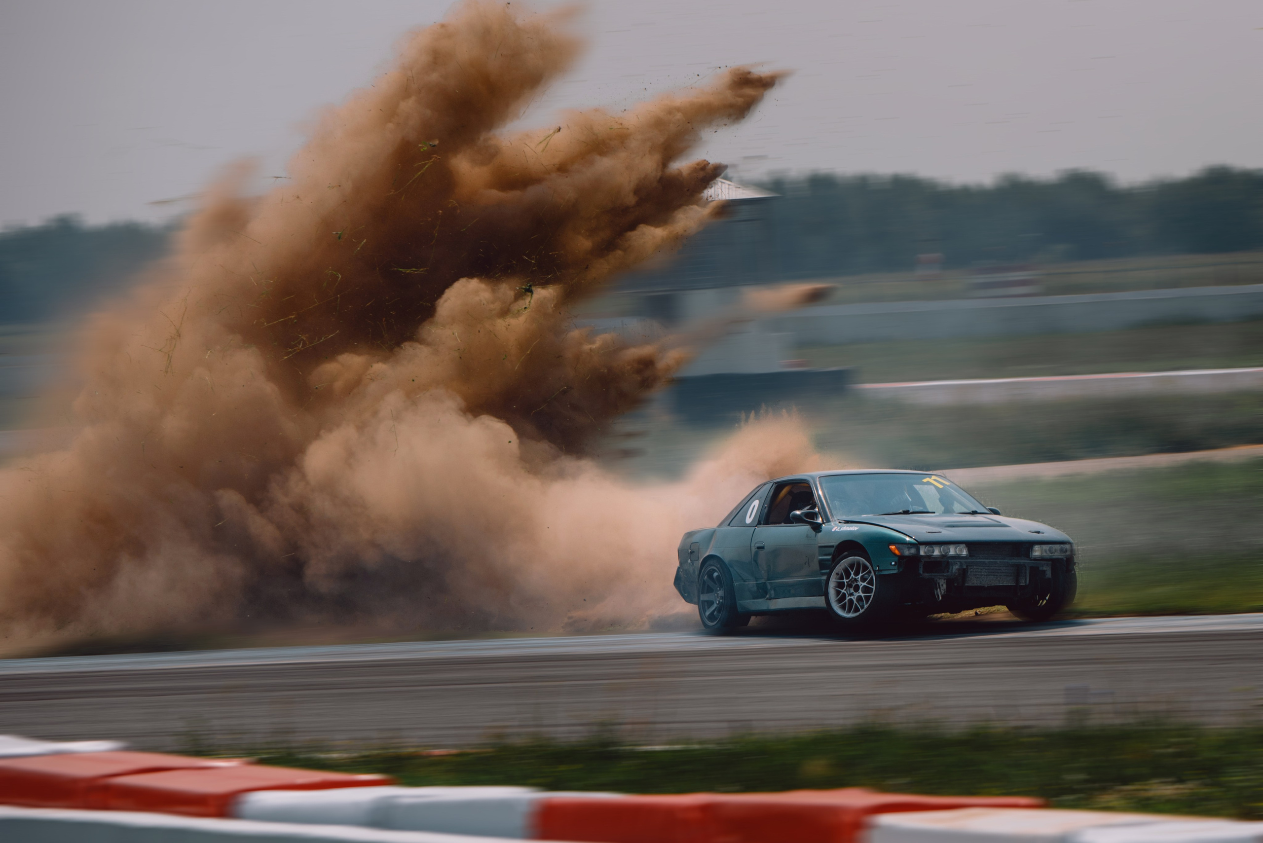 Rds запад ADM Raceway. DeLorein