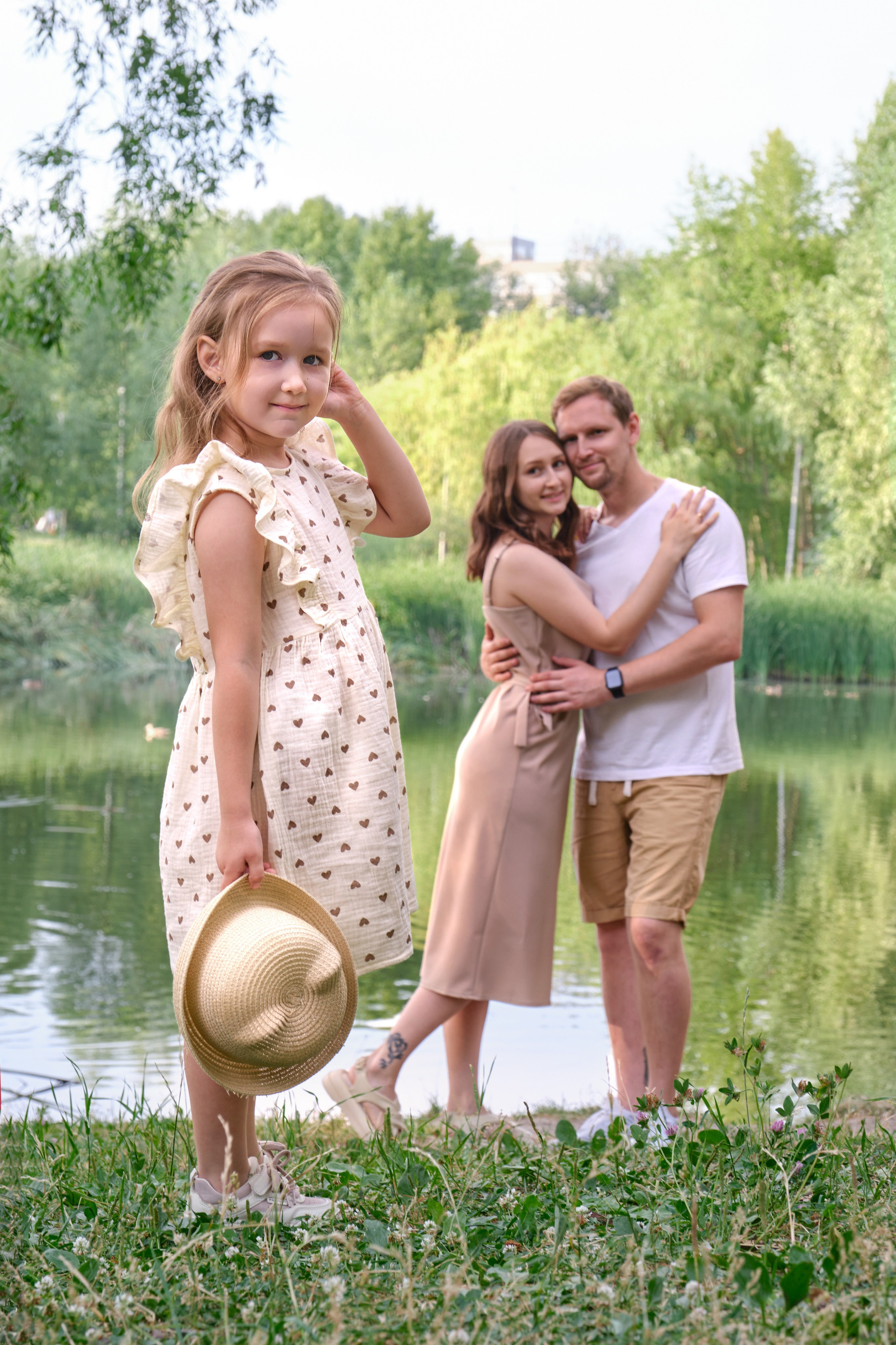 Летняя фотосессия на природе, в лесу, на улице. Семейная с детьми