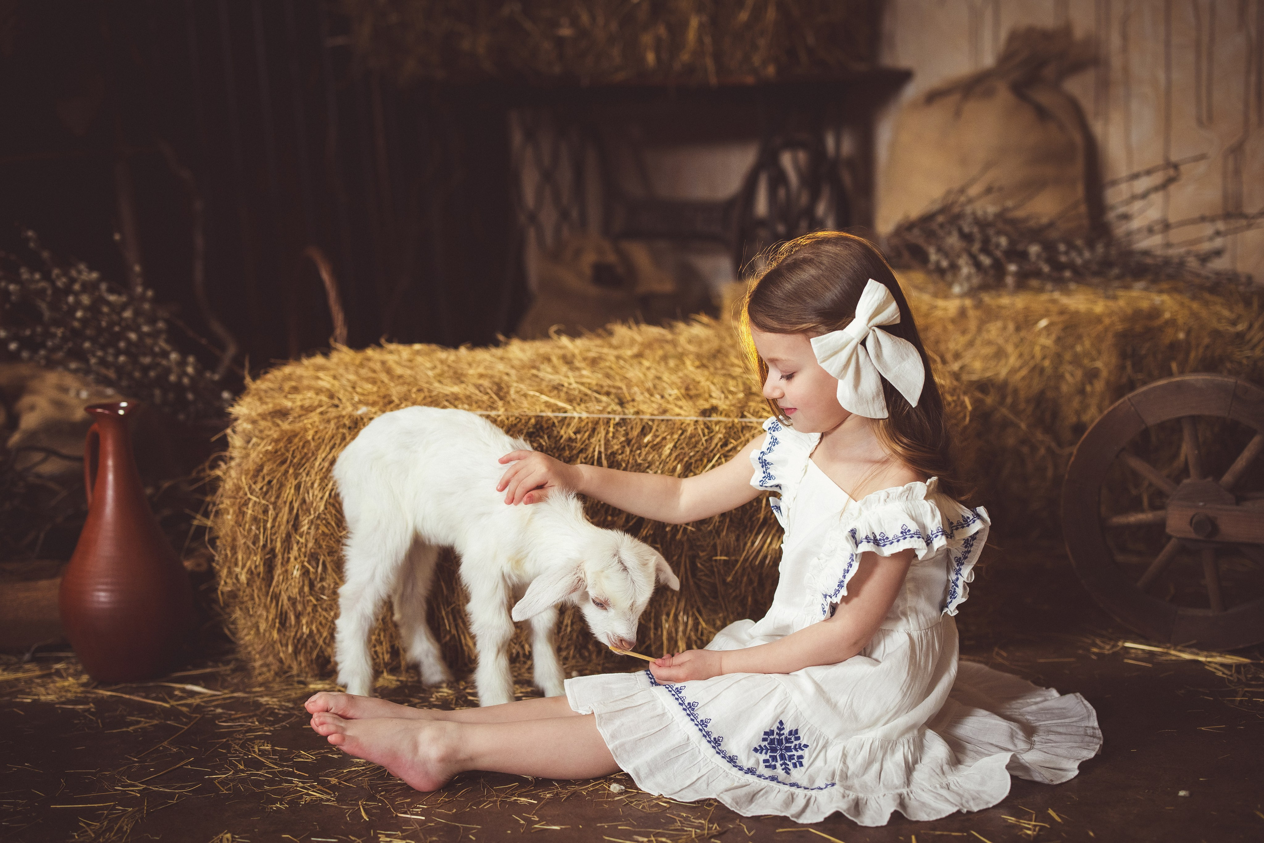 Пасхальный фотопроект с козочкой и утятами, в фотостудии «Эль» 2024 г. Семейный и детский фотограф в Краснодаре Анна Трашкова