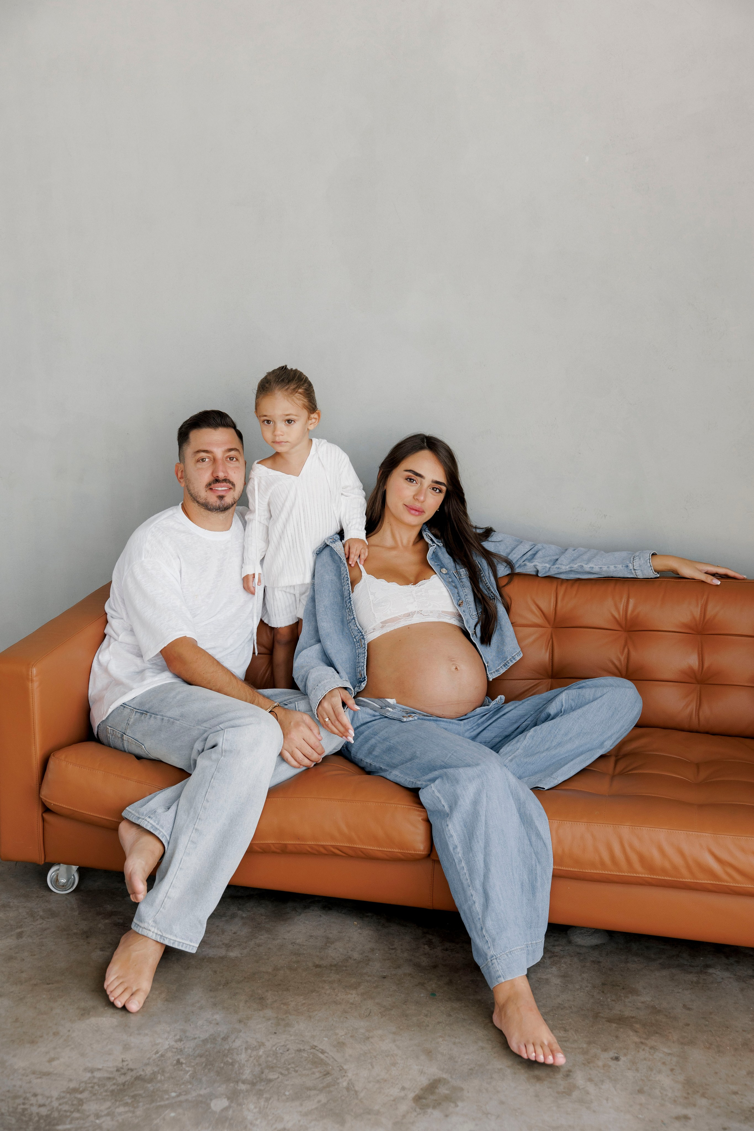 Pregnancy photoshoot inside the studio in Tel Aviv. Главная