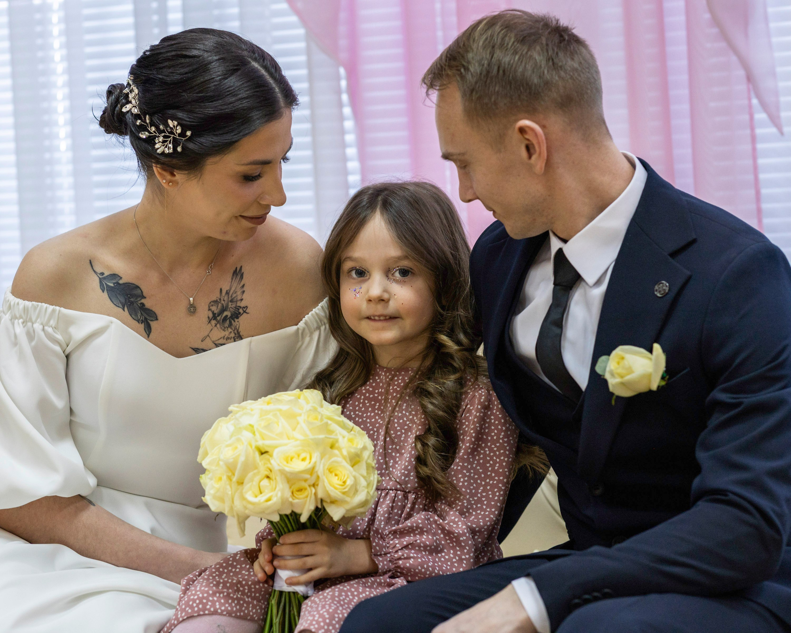 Свадьба, роспись в ЗАГСе, венчание, крещение, выписка из роддома — фотосъёмка. Визуальная упаковка брендов и проектов через фото и видеопроизводство