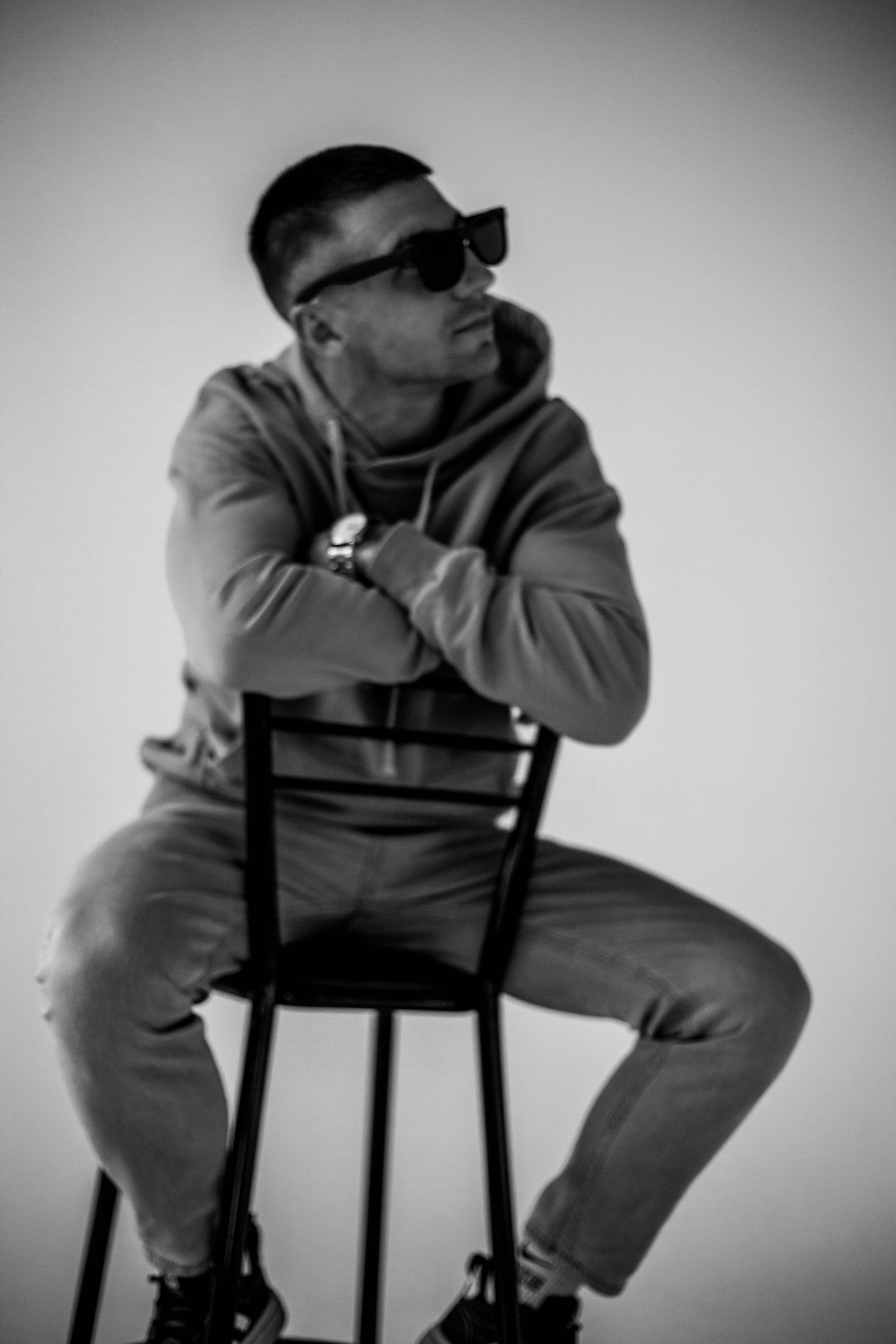 Студия. Уличный фотограф Города N