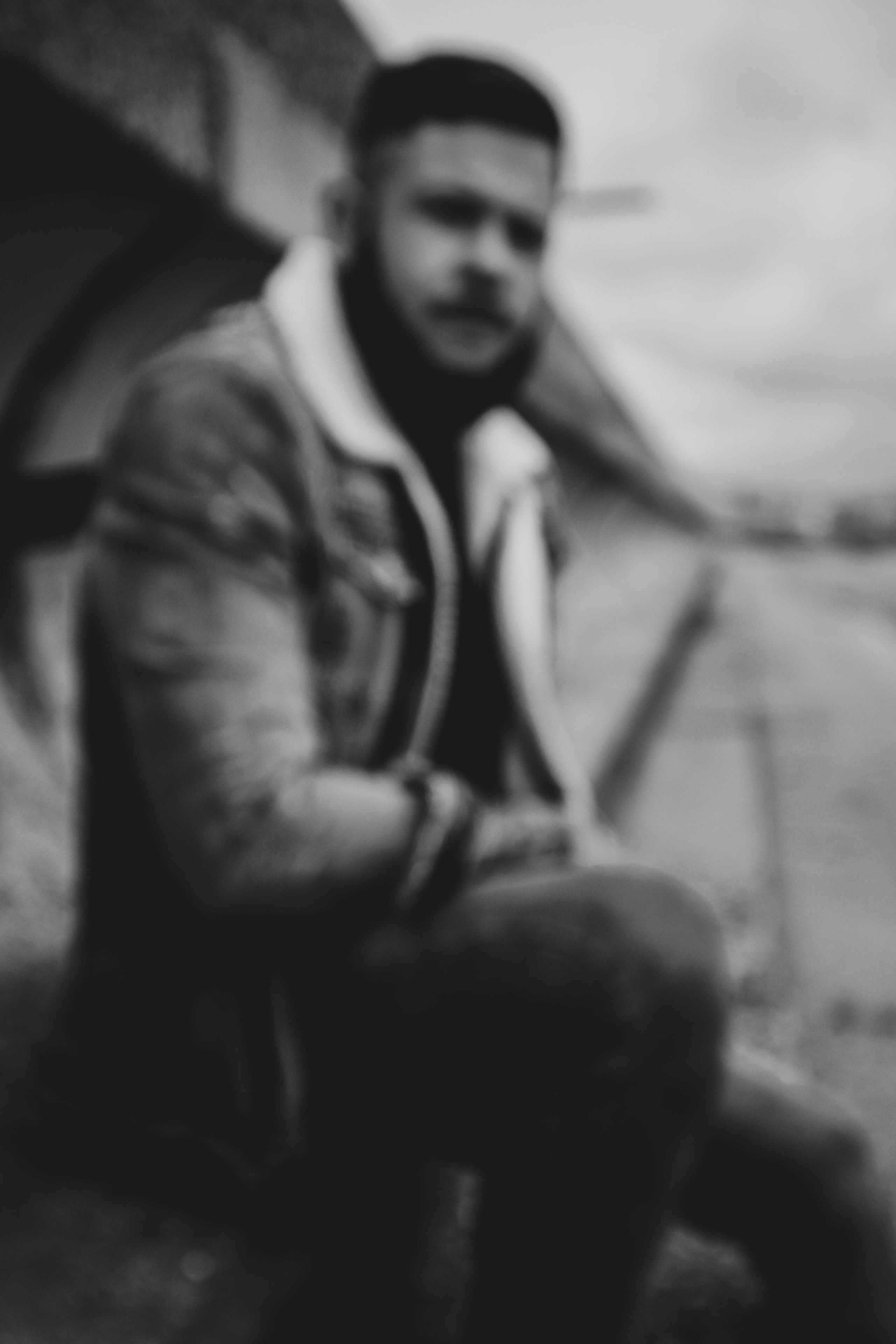 О. Уличный фотограф Города N