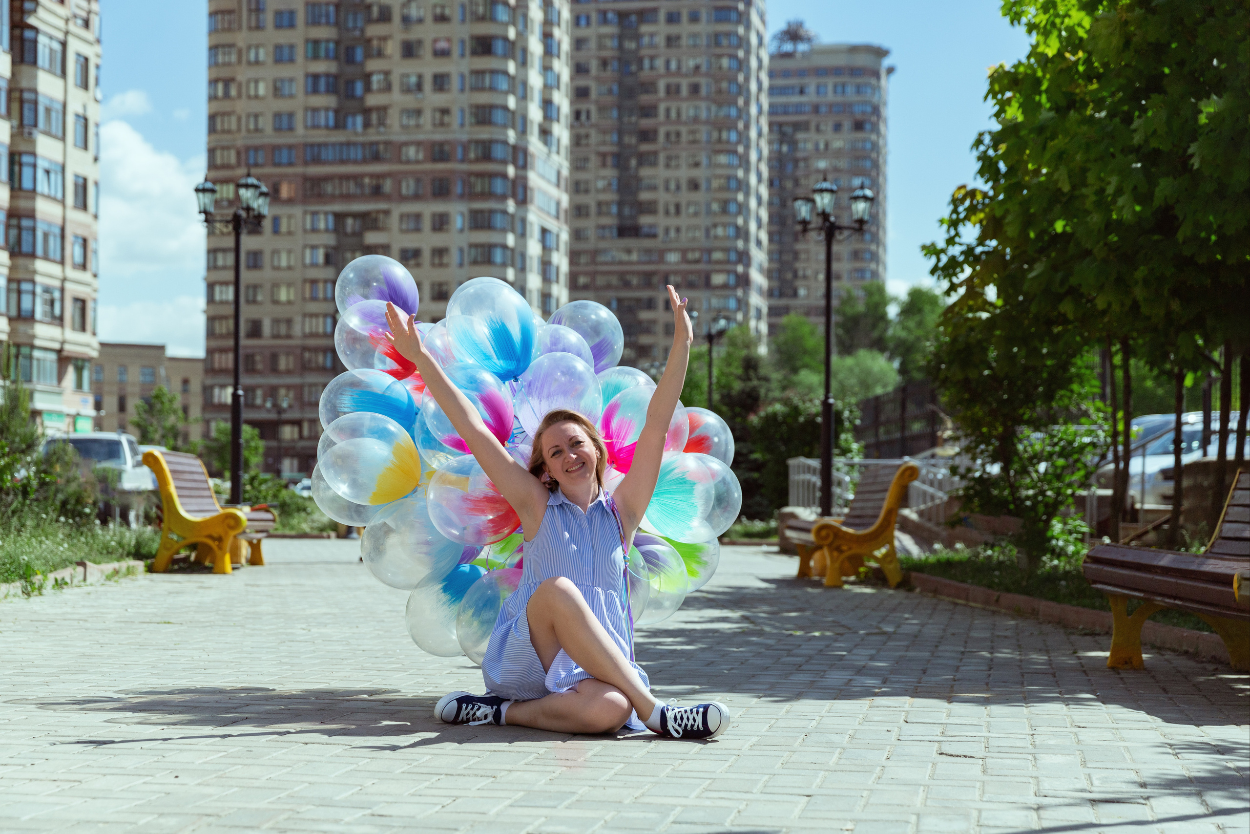 Городская прогулка с воздушными шарами