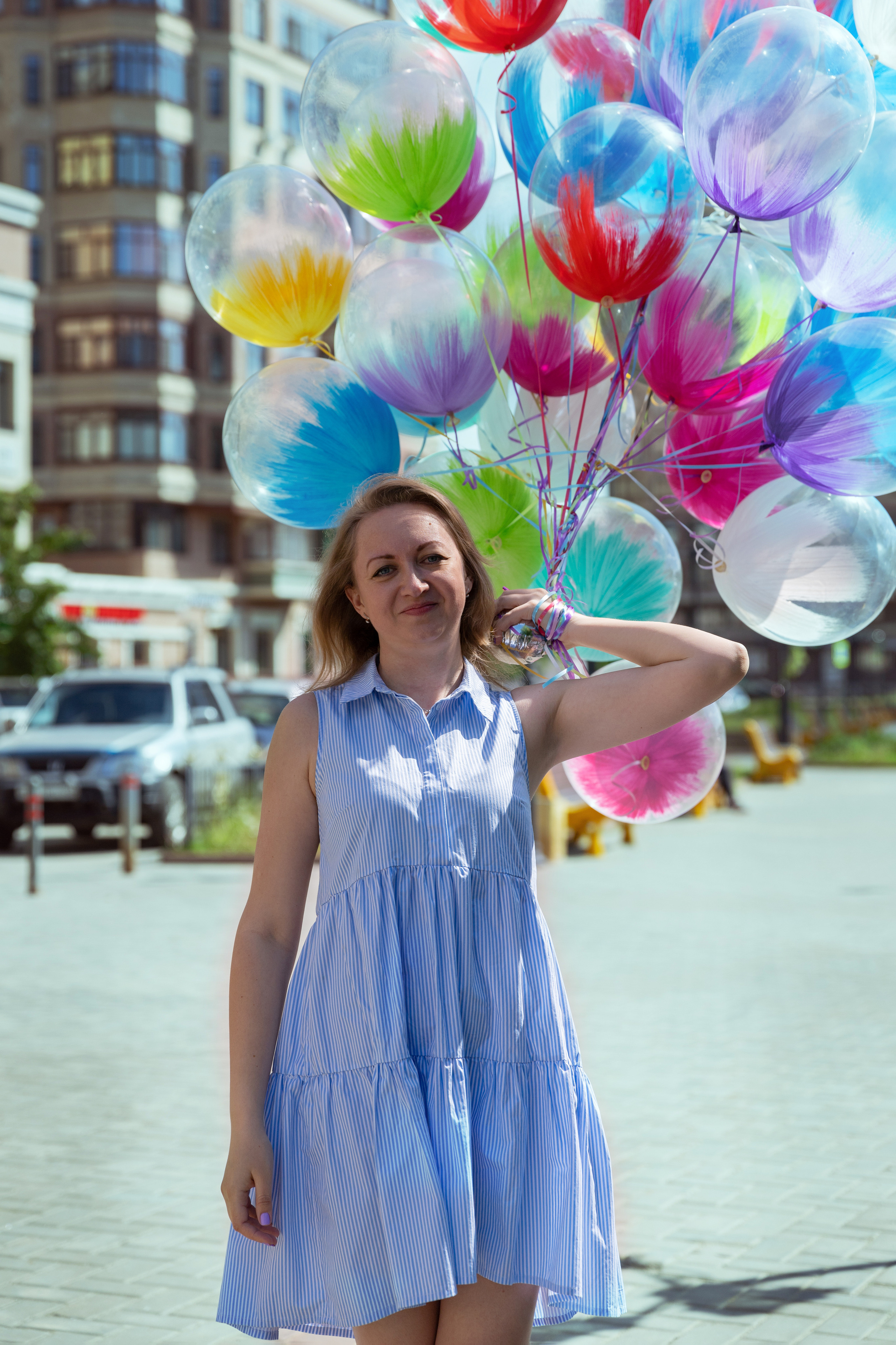 Городская прогулка с воздушными шарами