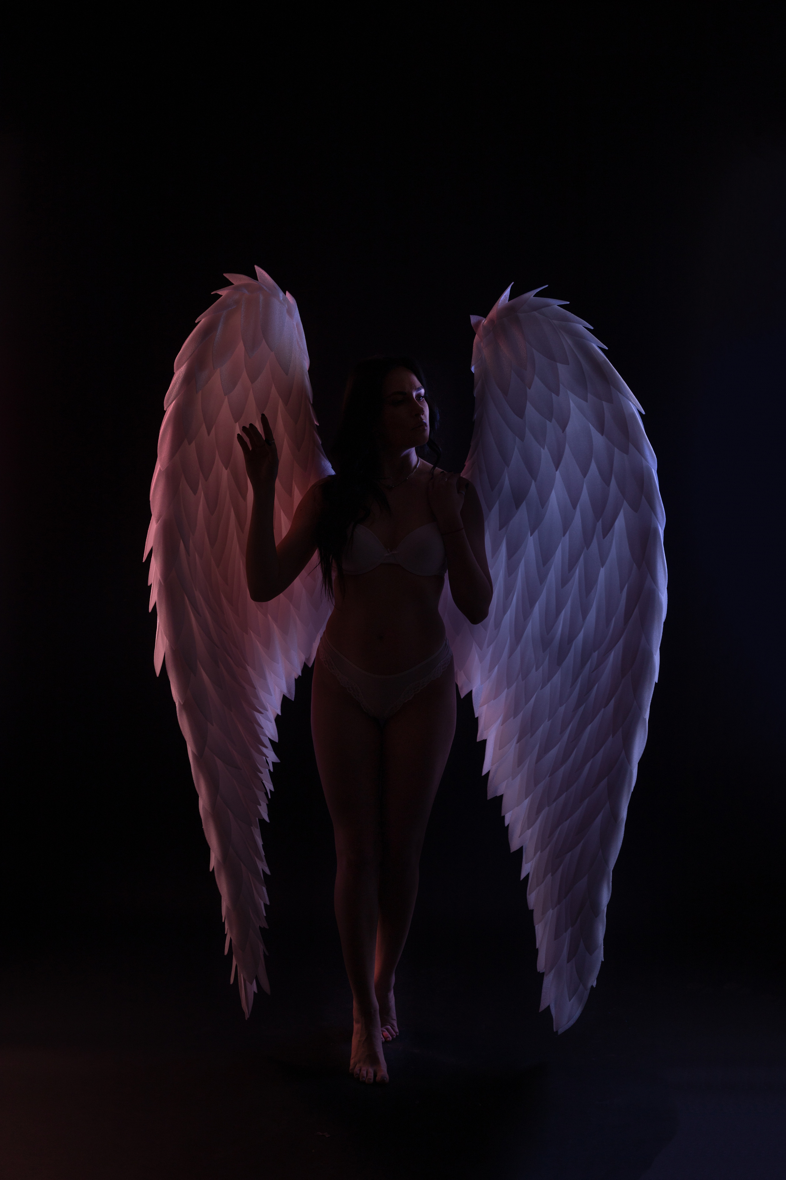 Студийная фотосессия с крыльями