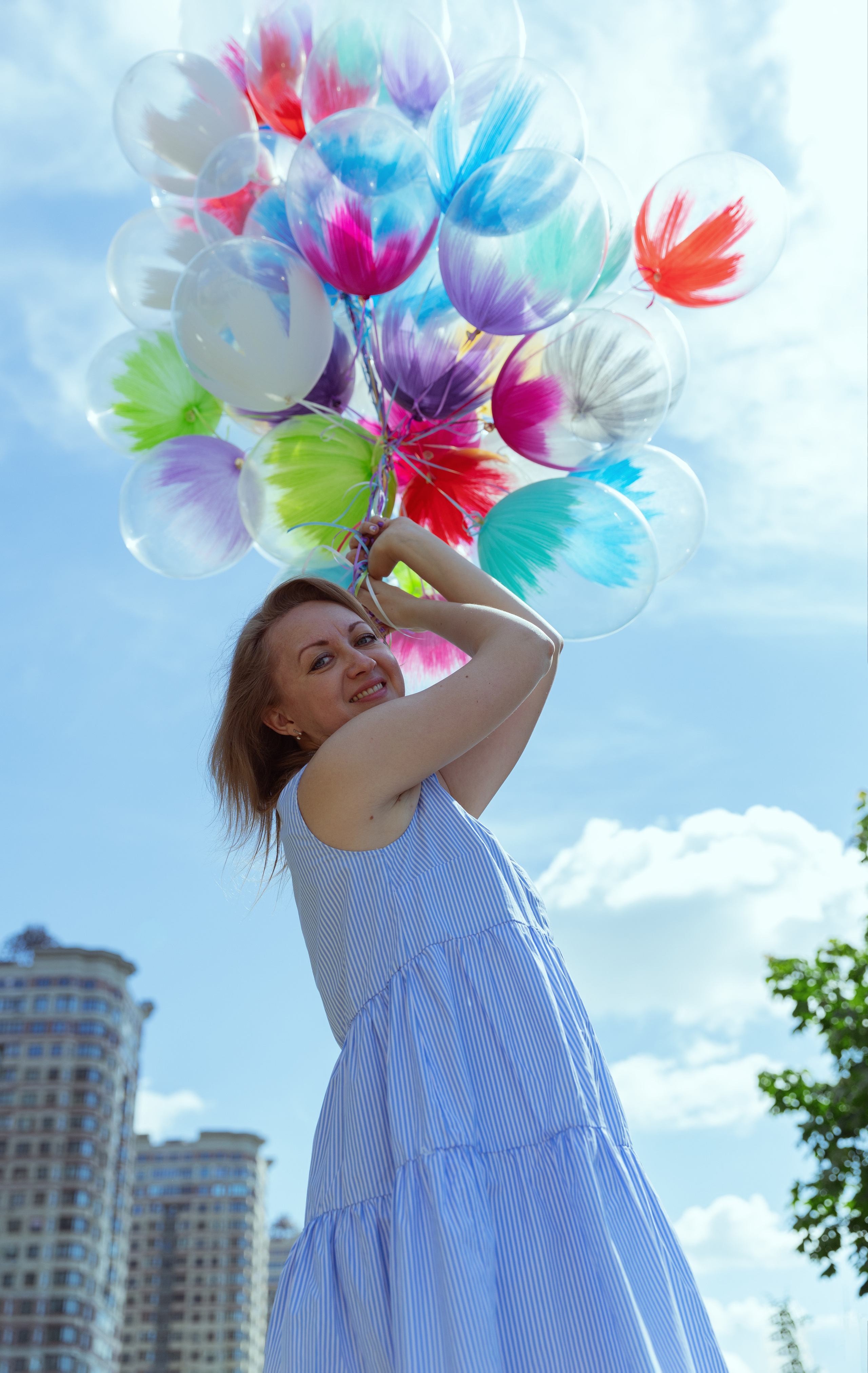 Городская прогулка с воздушными шарами