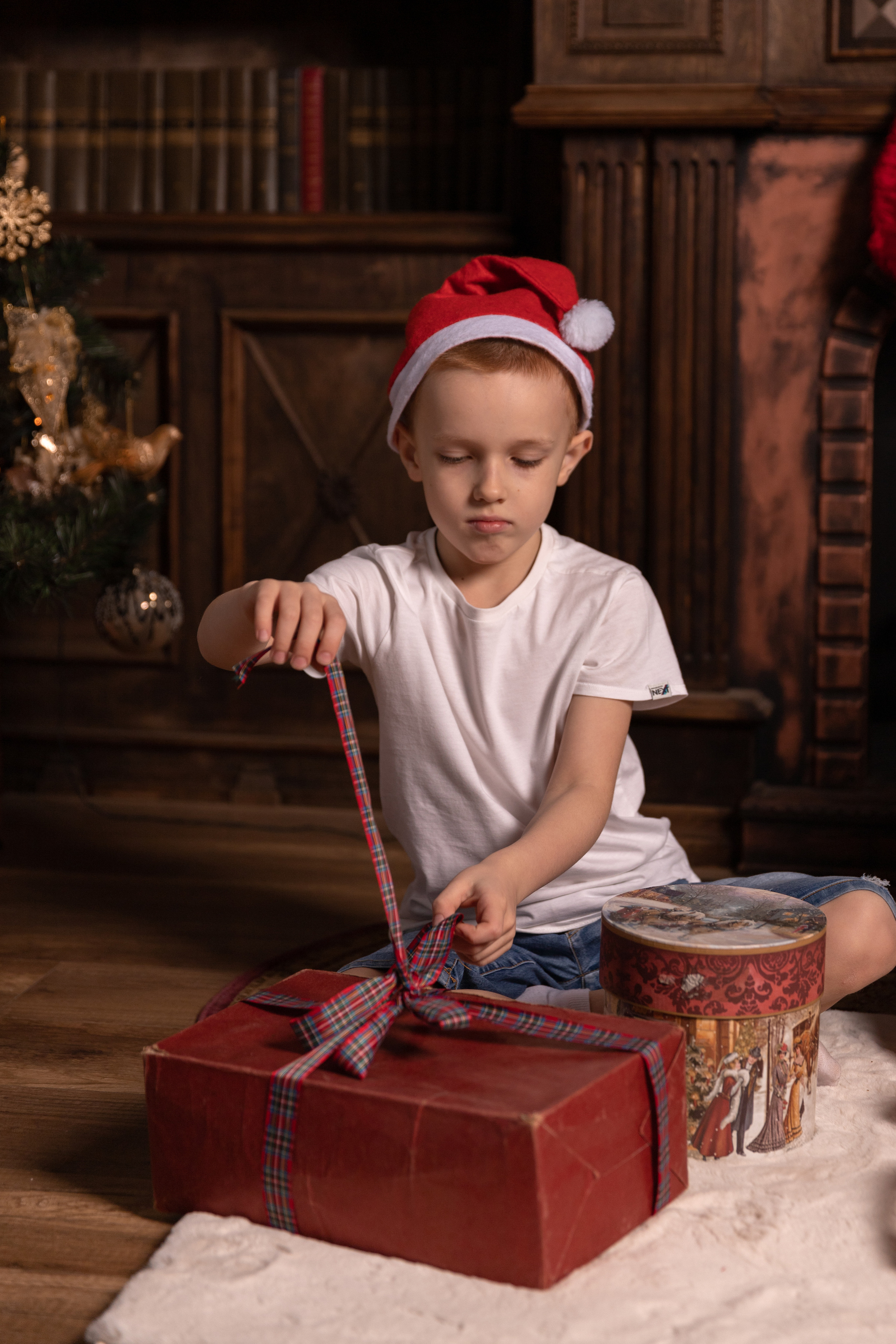 Студийная новогодняя фотосессия с детьми