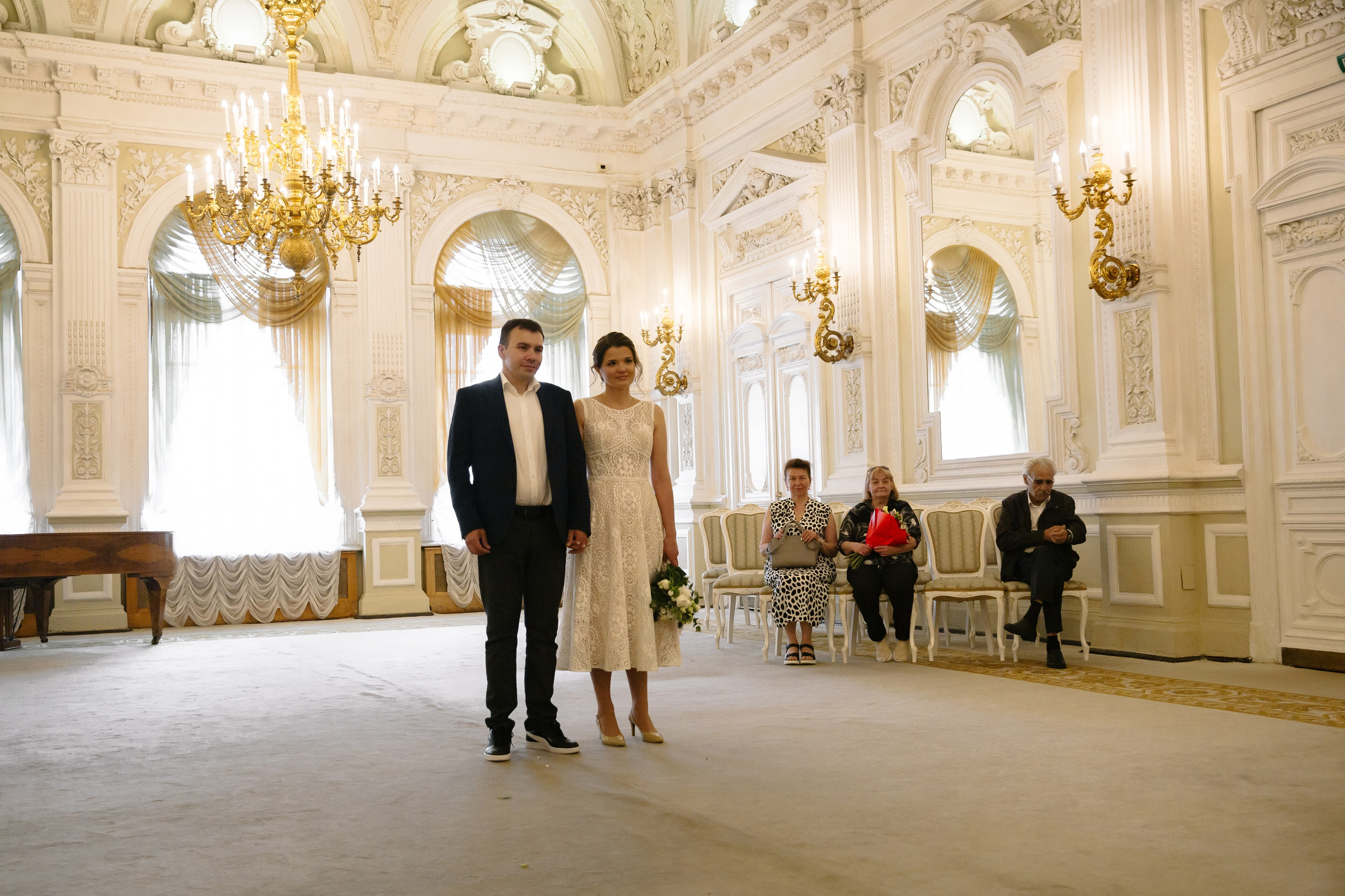 ДВОРЕЦ № 1 | Июль, Исаакиевская площадь. Свадебный фотограф в Санкт-Петербурге Полина Корзухина