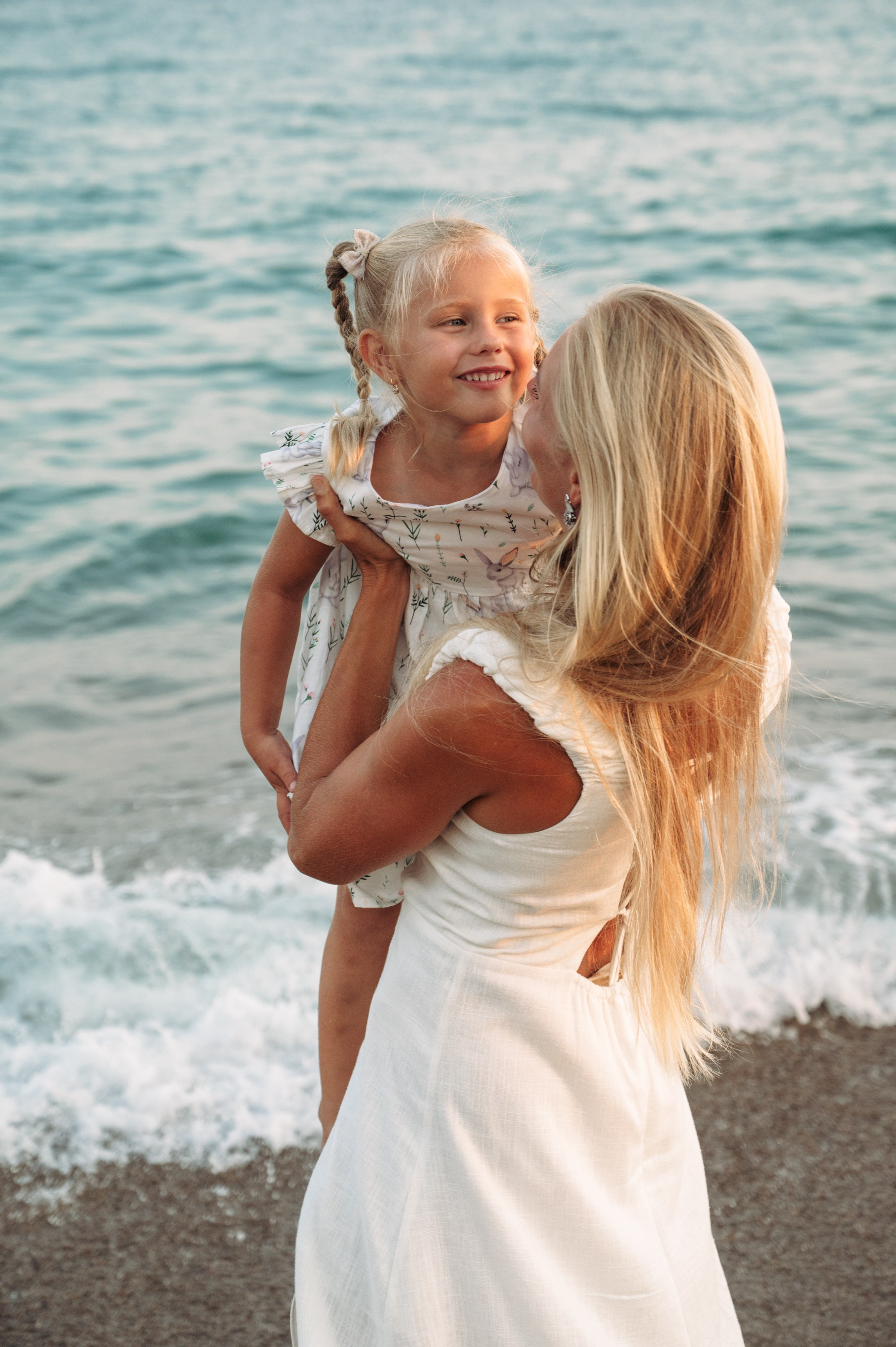 Семейная фотосессия в Анталии на закате. Фотосессии в Анталии. Фотограф в Анталии Лариса Трубина