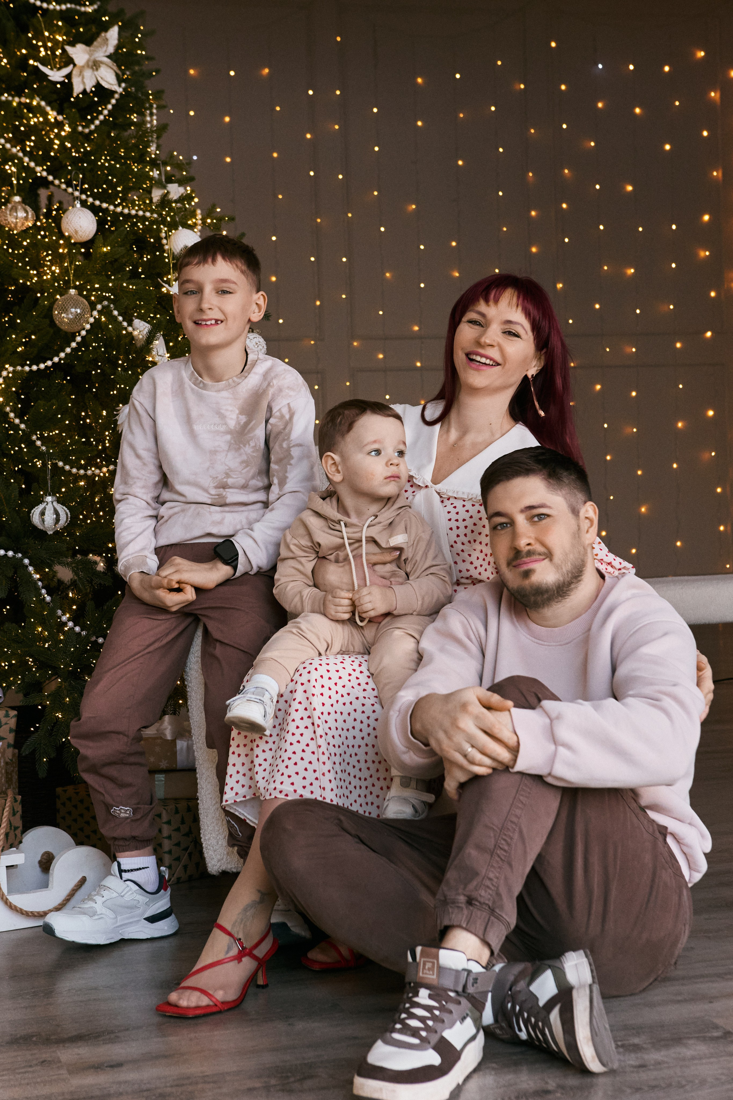 Семейная новогодняя фотосессия в студии