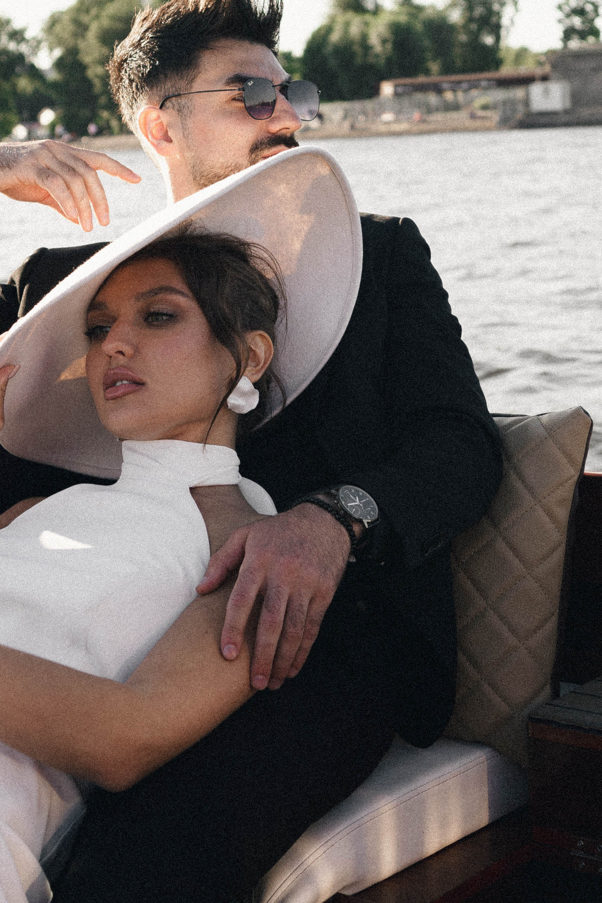 СВАДЕНБНАЯ СЬЕМКА НА КАТЕРЕ ПО КАНАЛАМ САНКТ-ПЕТЕРБУРГА И В АКВАТОРИИ НЕВЫ. Профессиональный фотограф, Санкт-Петербург — Виктория Богомолова